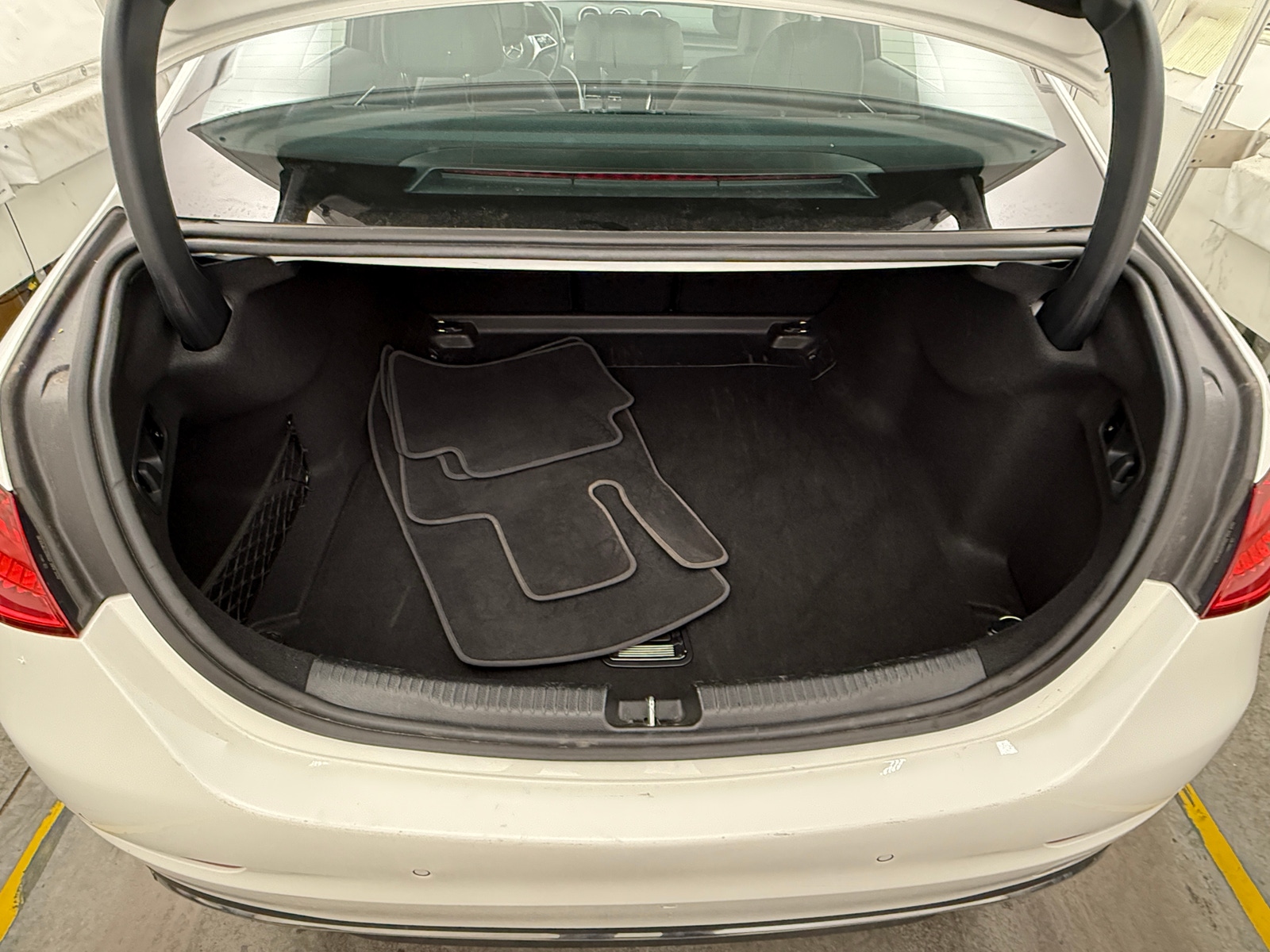 Thumbnail: 2024 Mercedes-Benz C-Class - 6