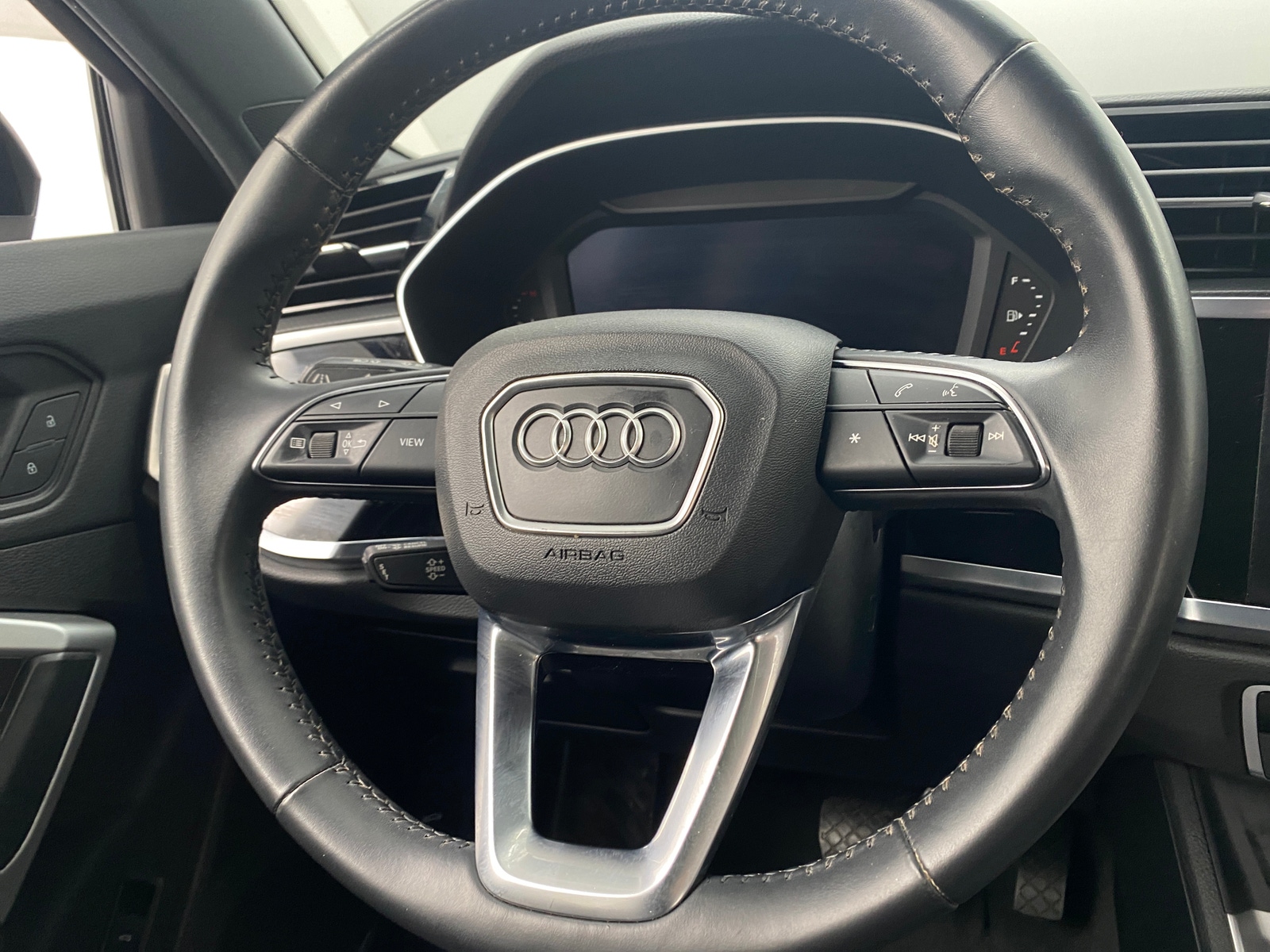 Thumbnail: 2020 Audi Q3 - 4