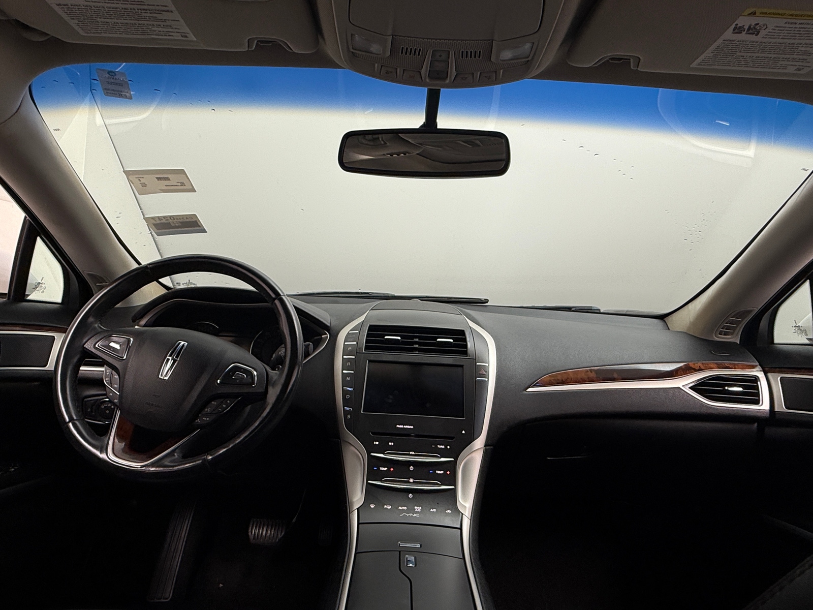 Thumbnail: 2016 Lincoln MKZ - 2
