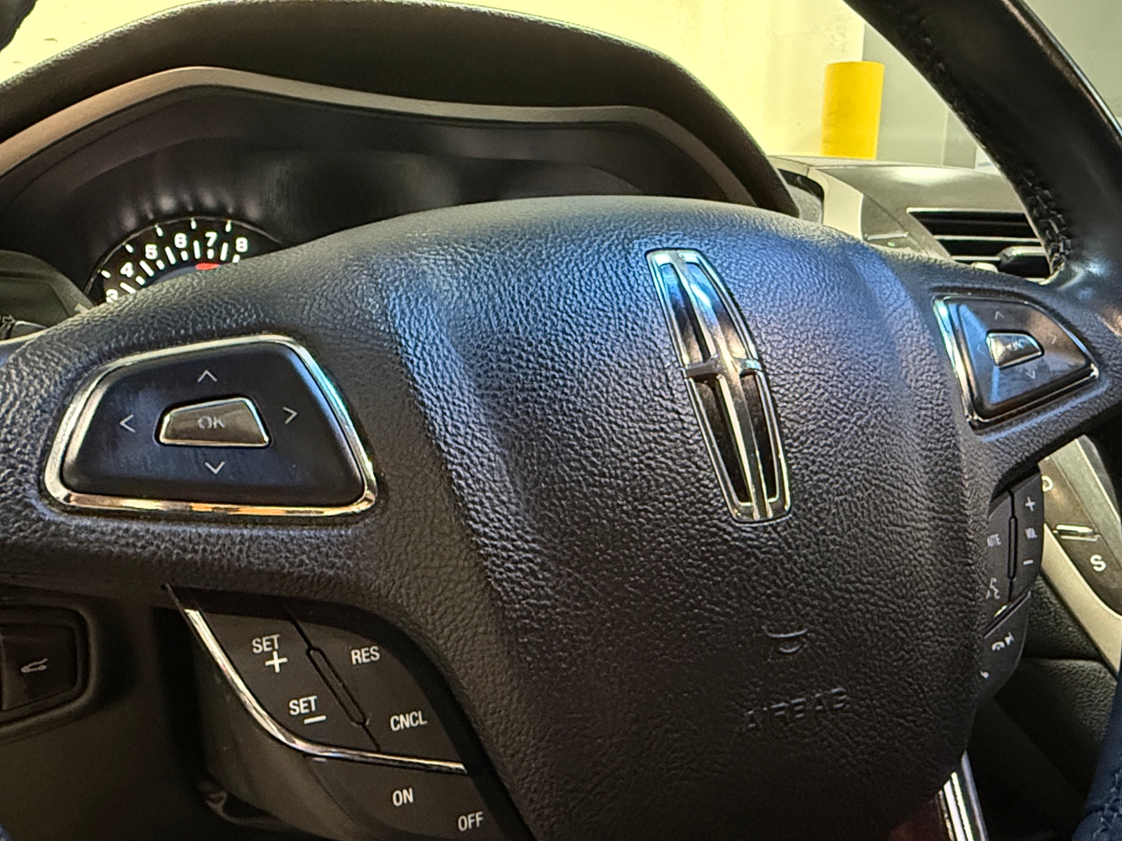 Thumbnail: 2016 Lincoln MKZ - 4
