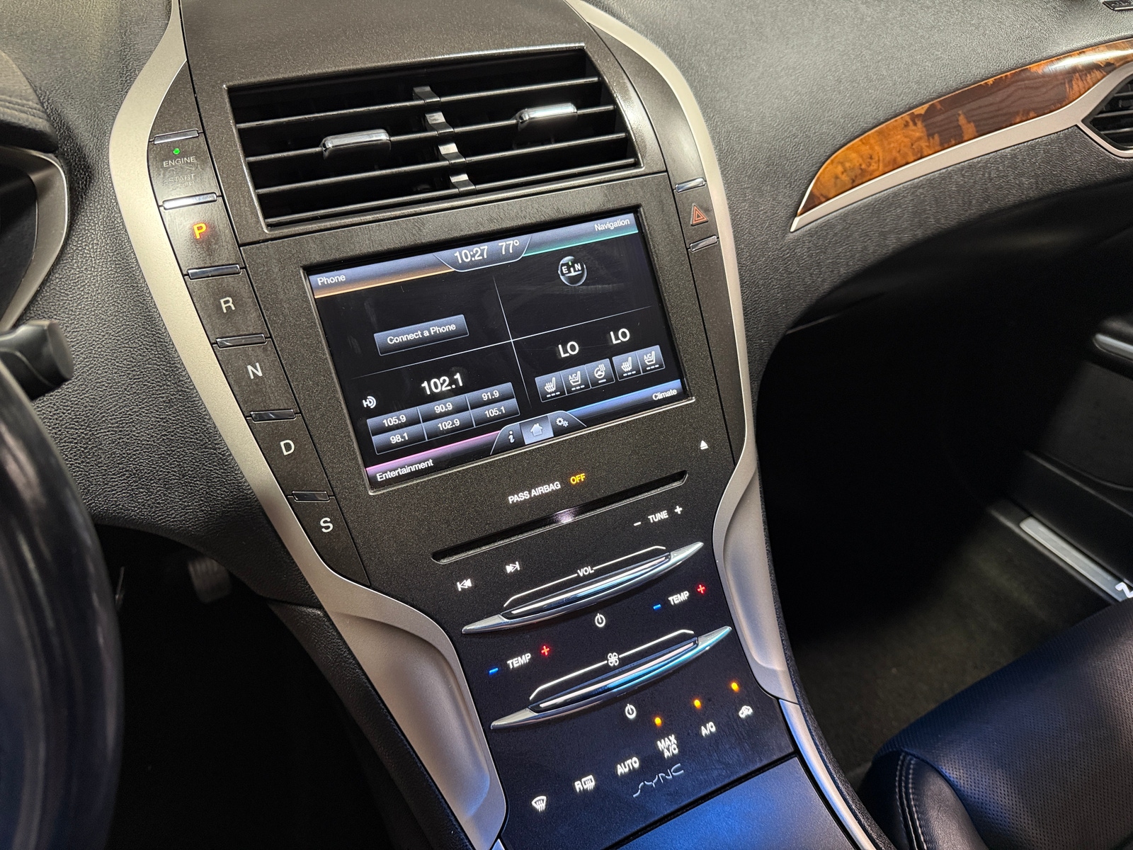 Thumbnail: 2016 Lincoln MKZ - 3