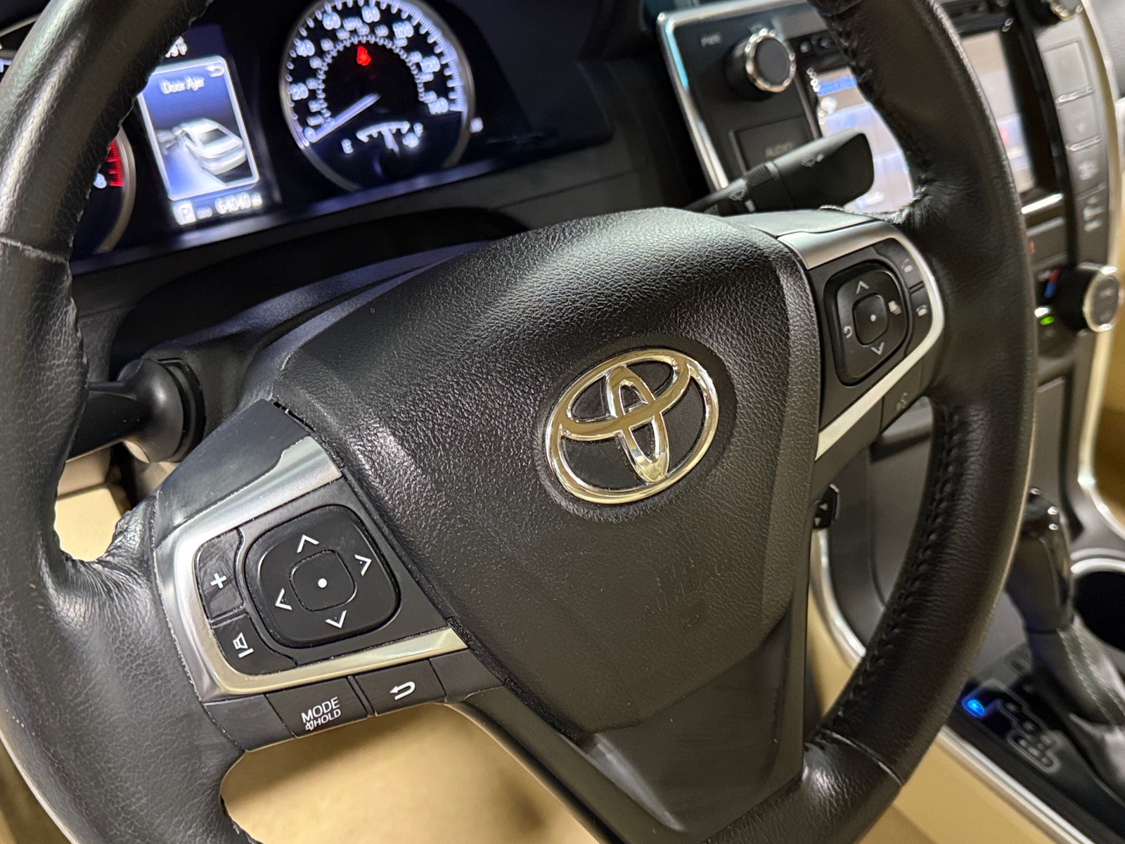 Thumbnail: 2015 Toyota Camry - 4