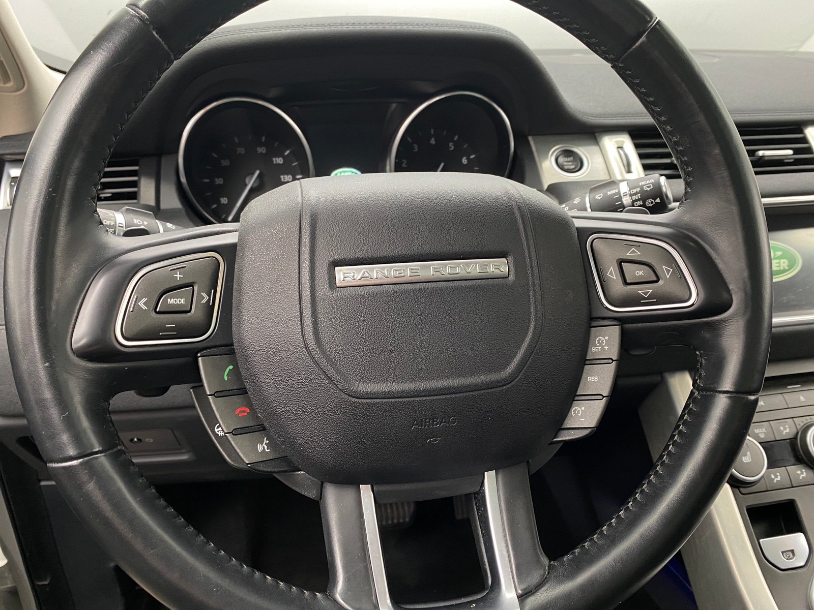 Thumbnail: 2017 Land Rover Range Rover Evoque - 4