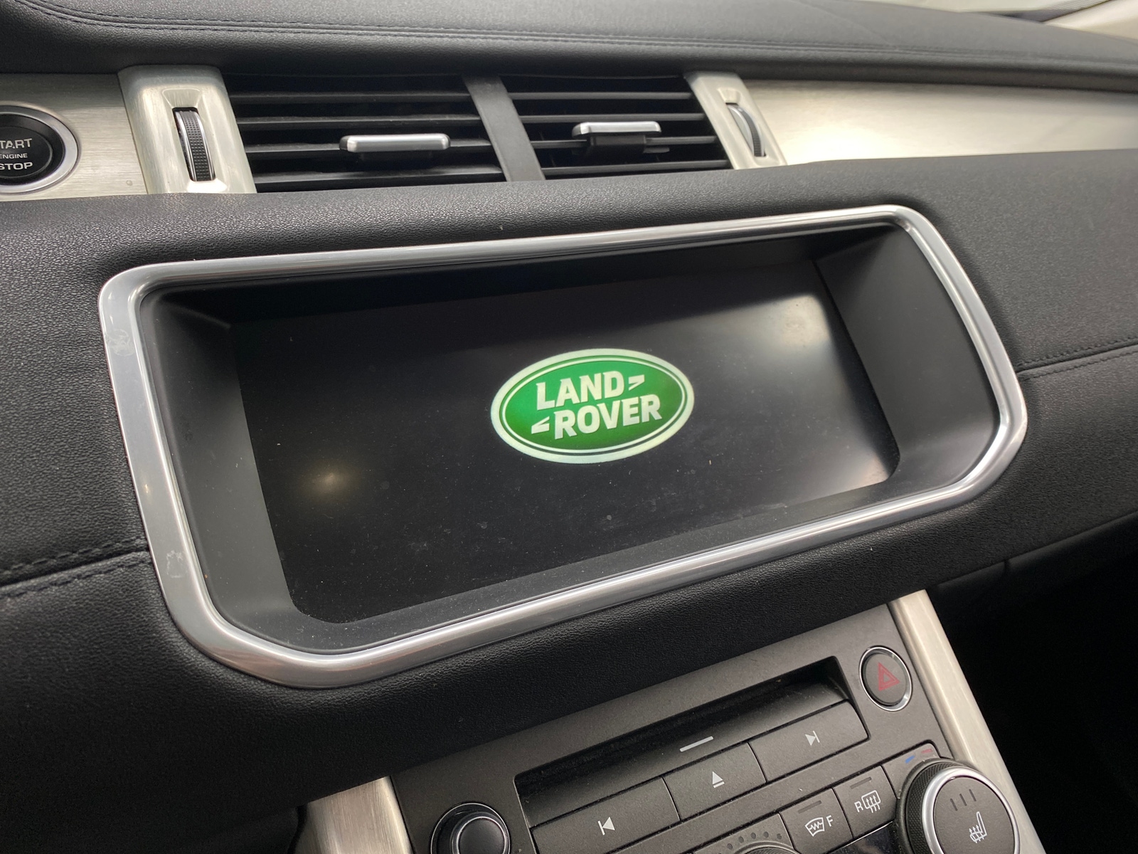 Thumbnail: 2017 Land Rover Range Rover Evoque - 3