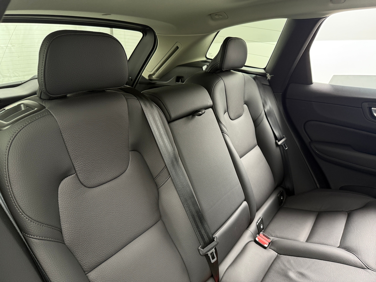 Thumbnail: 2025 Volvo XC60 - 5