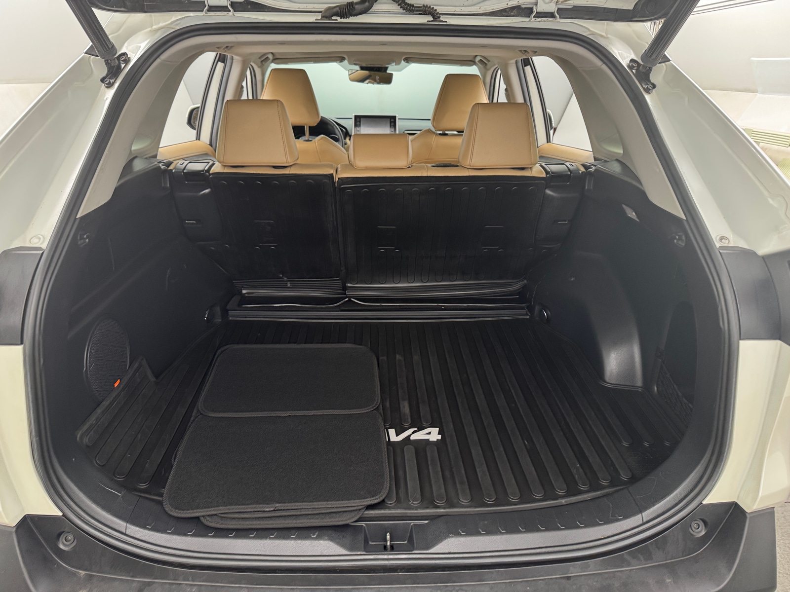 Thumbnail: 2021 Toyota RAV4 - 6