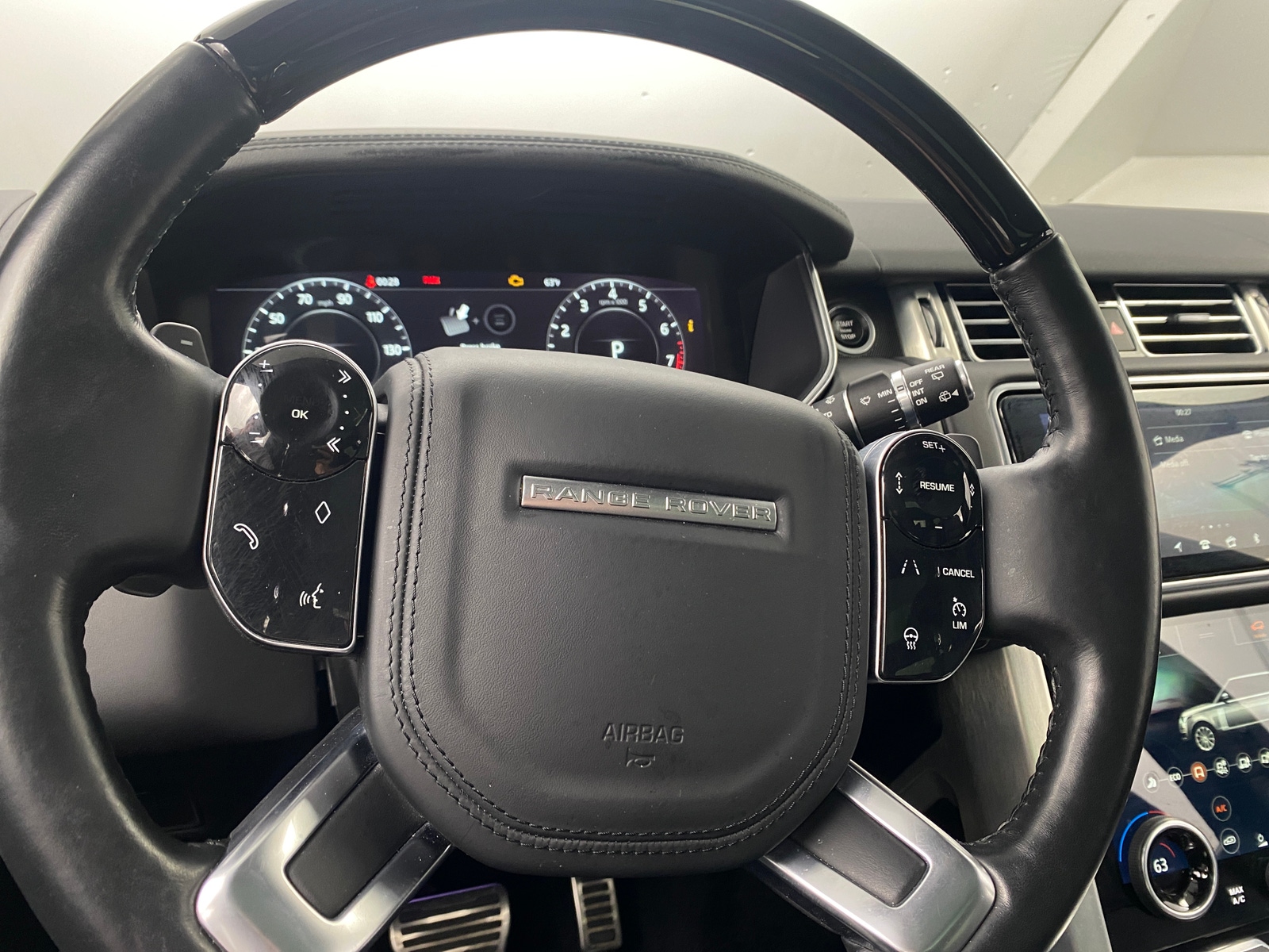 Thumbnail: 2021 Land Rover Range Rover - 4