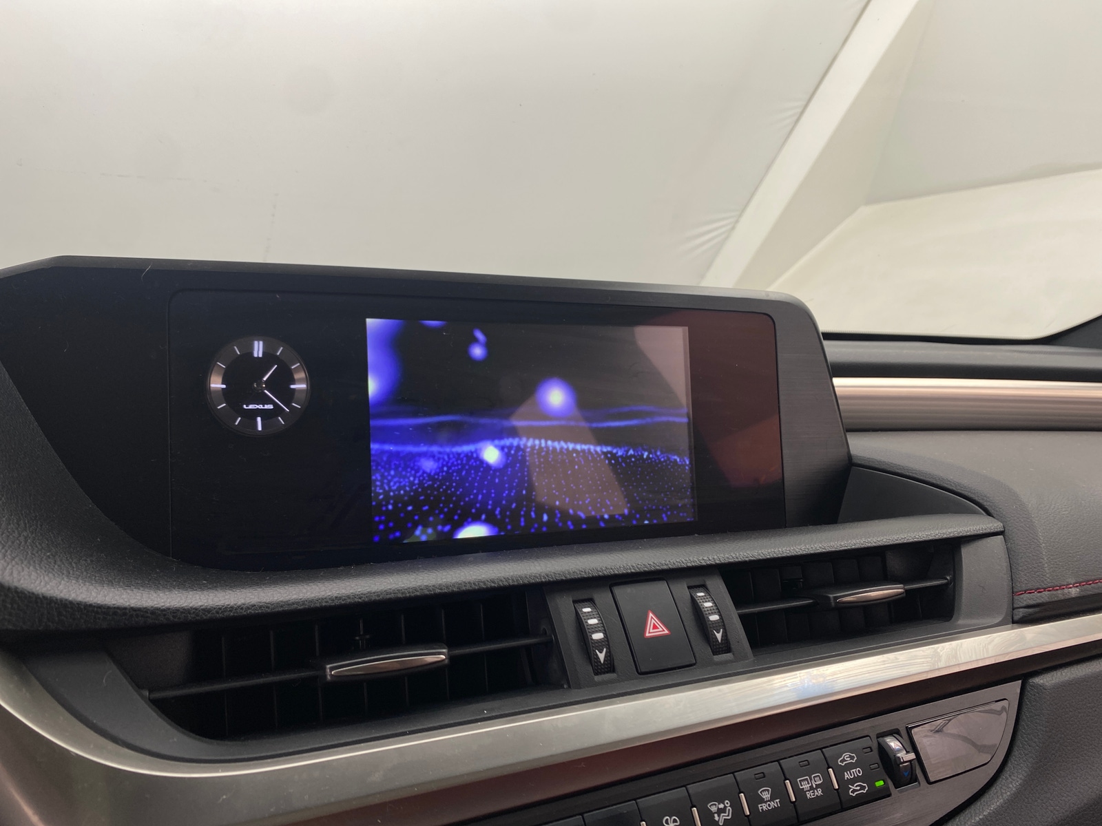 Thumbnail: 2019 Lexus ES - 4
