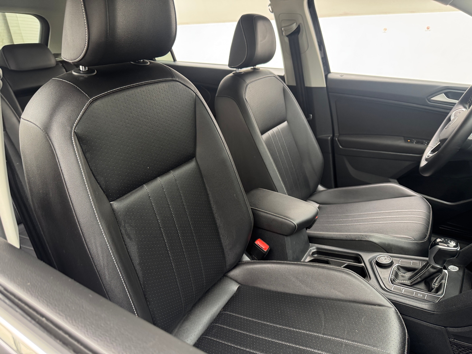 Thumbnail: 2022 Volkswagen Tiguan - 2