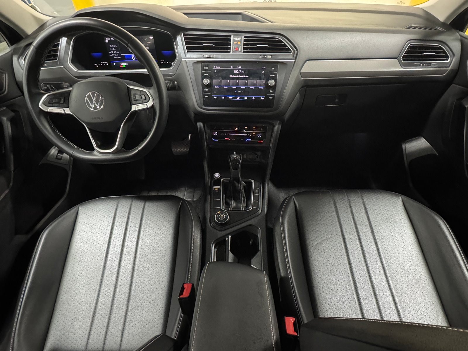 Thumbnail: 2022 Volkswagen Tiguan - 3