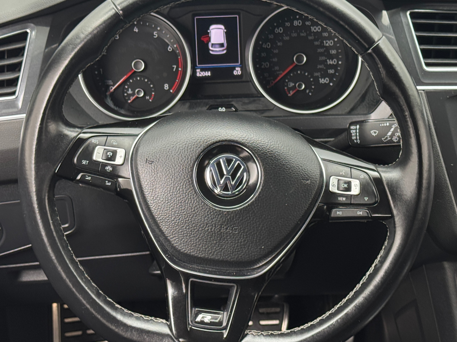 Thumbnail: 2021 Volkswagen Tiguan - 4