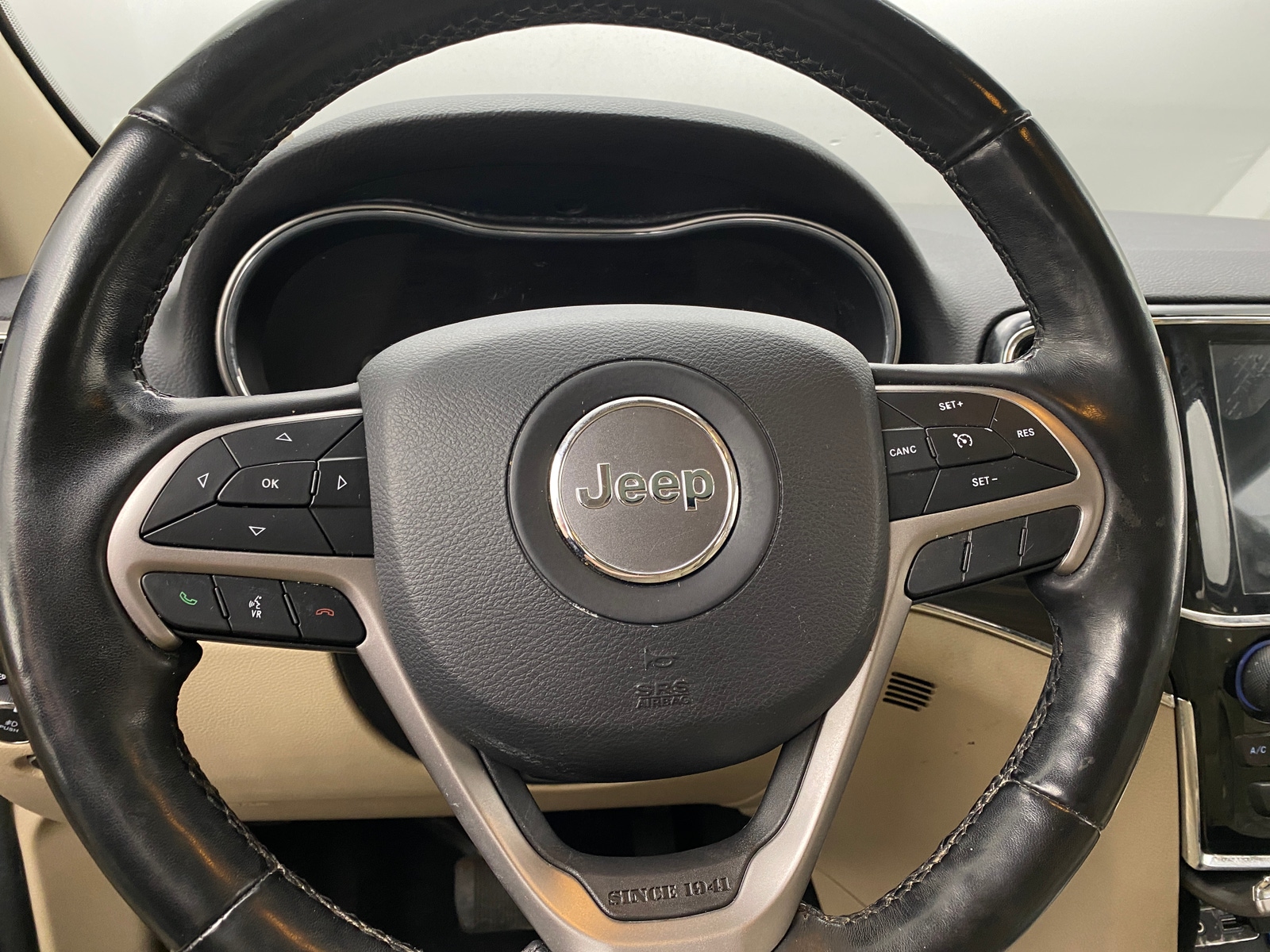 Thumbnail: 2020 Jeep Grand Cherokee - 4