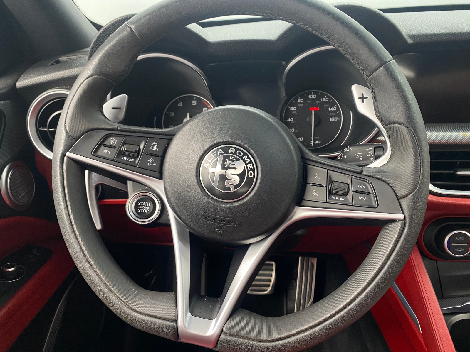 Thumbnail: 2018 Alfa Romeo Stelvio - 4