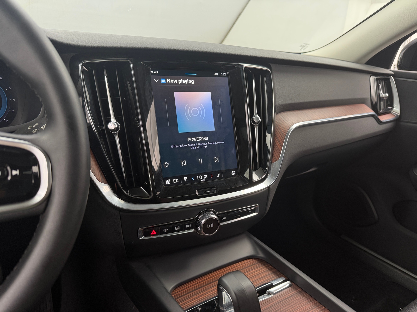 Thumbnail: 2025 Volvo S60 - 3