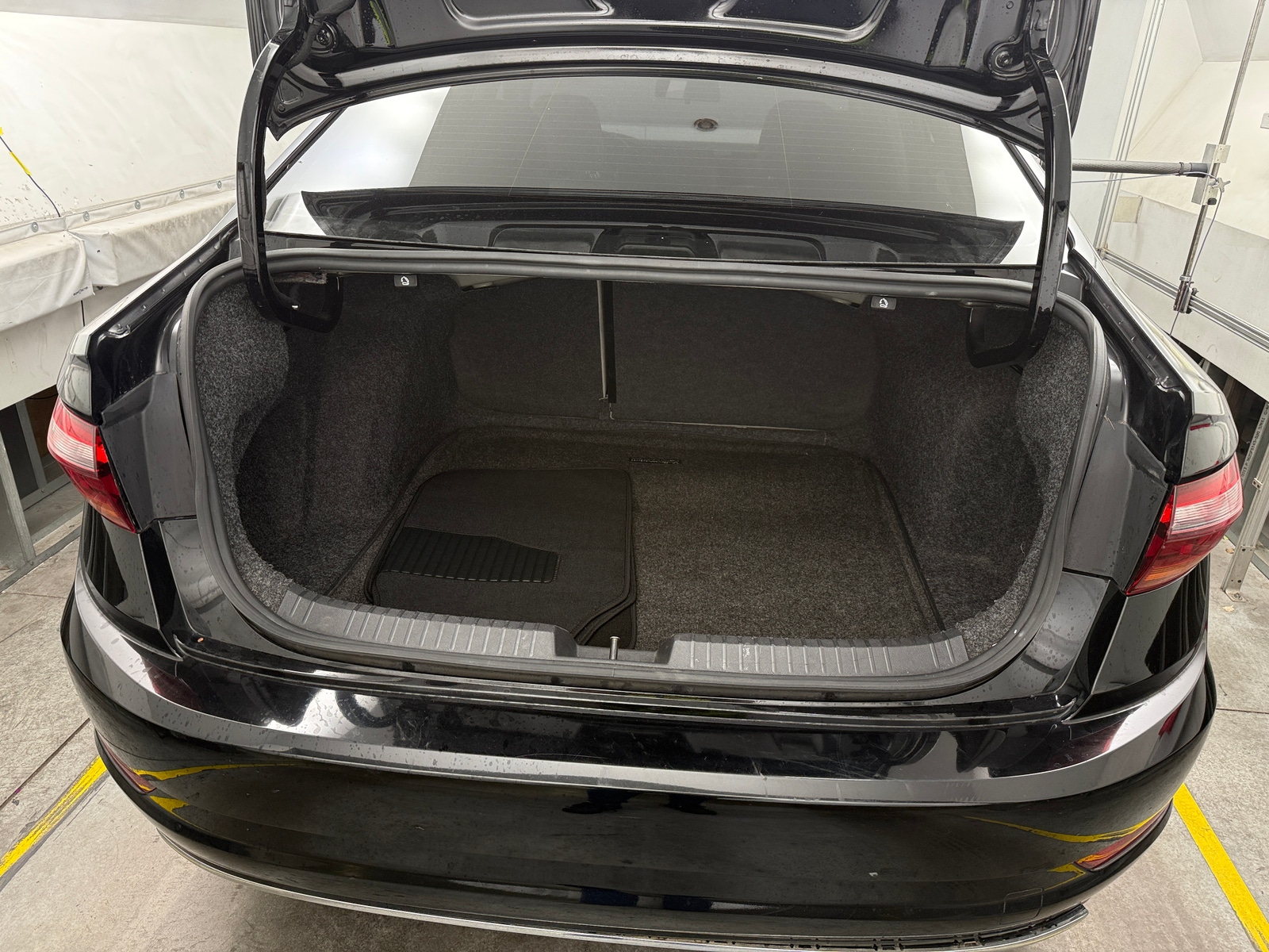 Thumbnail: 2019 Volkswagen Jetta - 7