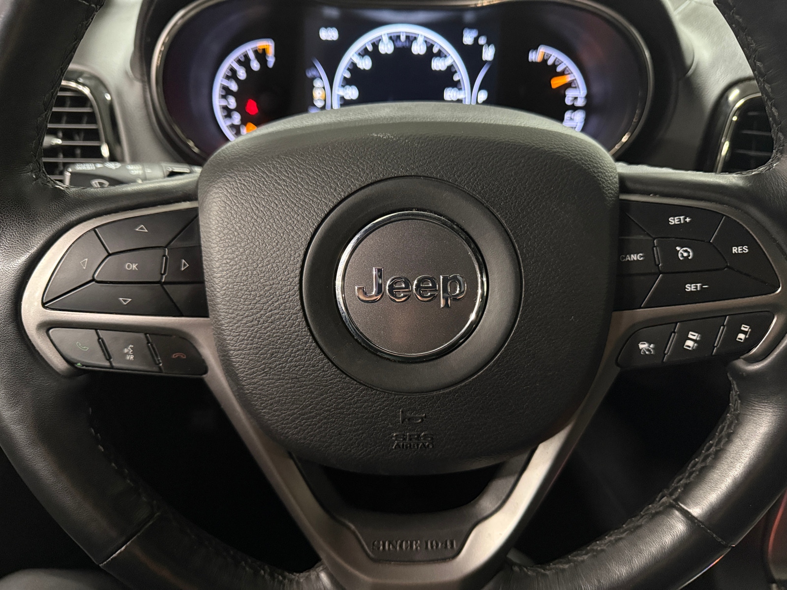 Thumbnail: 2019 Jeep Grand Cherokee - 4