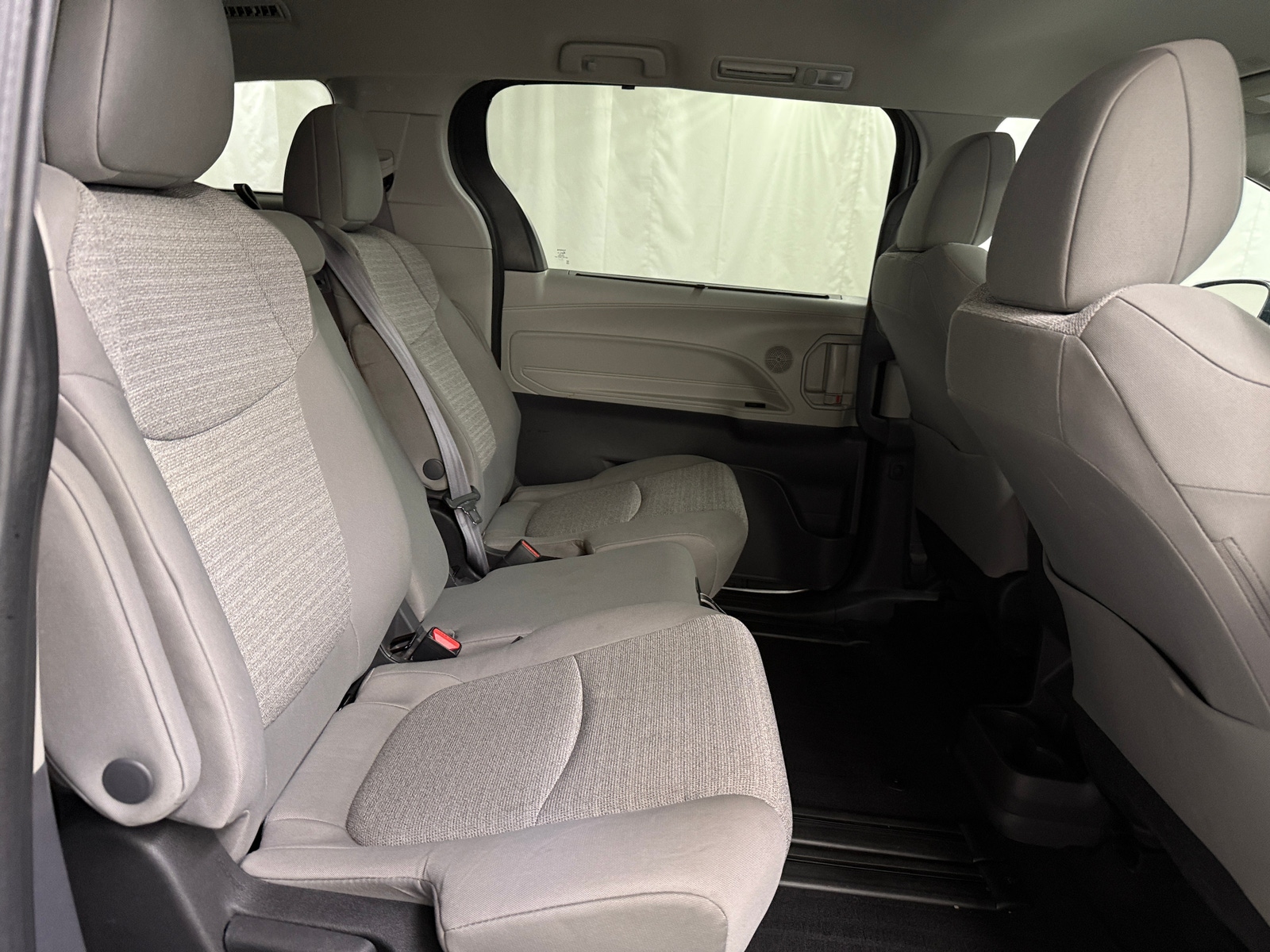 Thumbnail: 2022 Toyota Sienna - 6