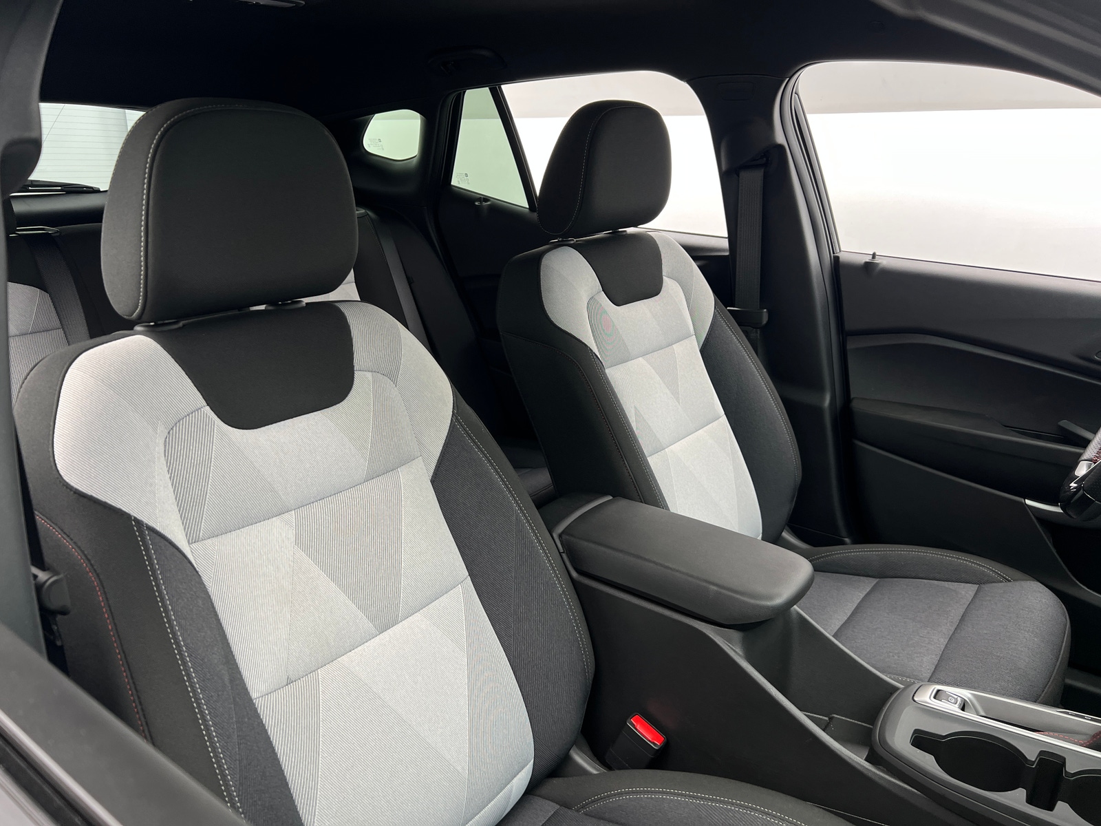 Thumbnail: 2025 Chevrolet Trax - 2