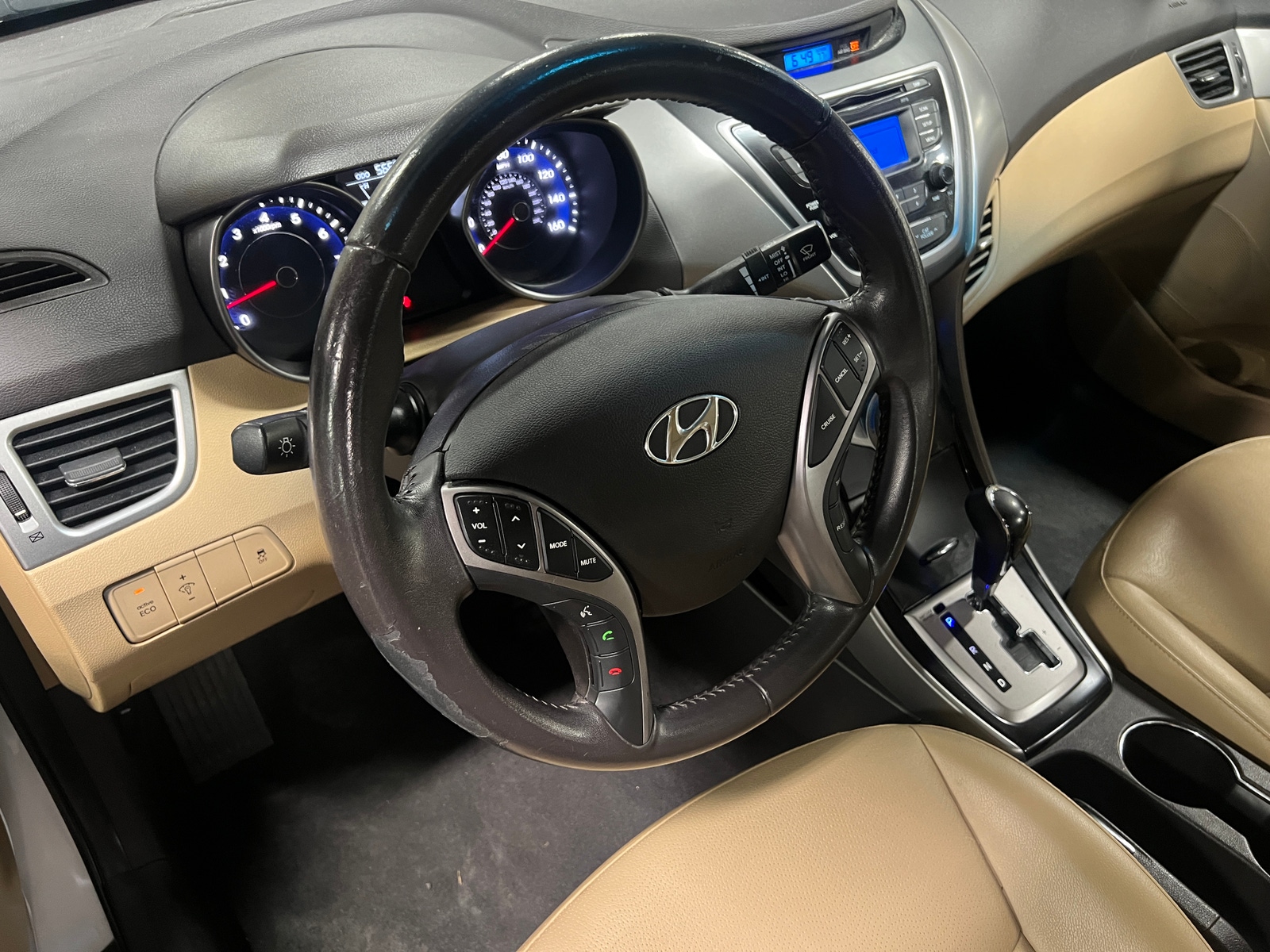 Thumbnail: 2013 Hyundai Elantra - 4