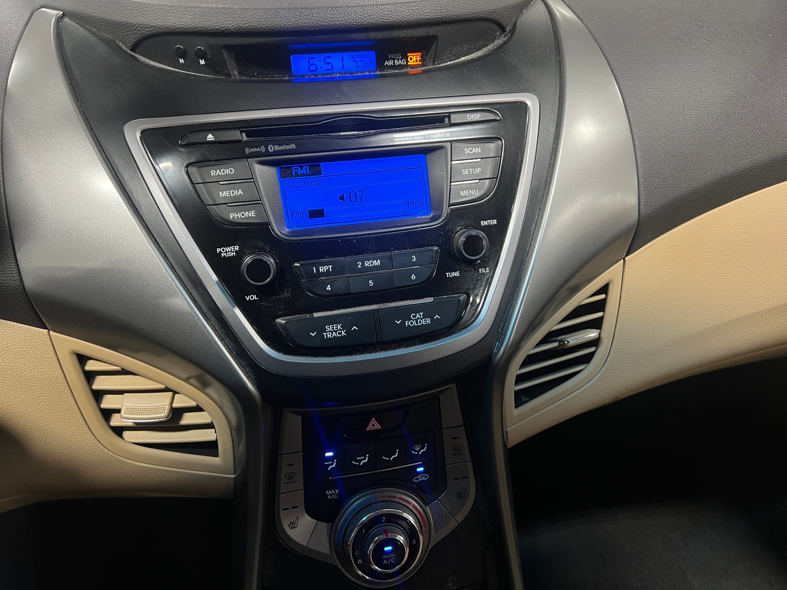 Thumbnail: 2013 Hyundai Elantra - 3