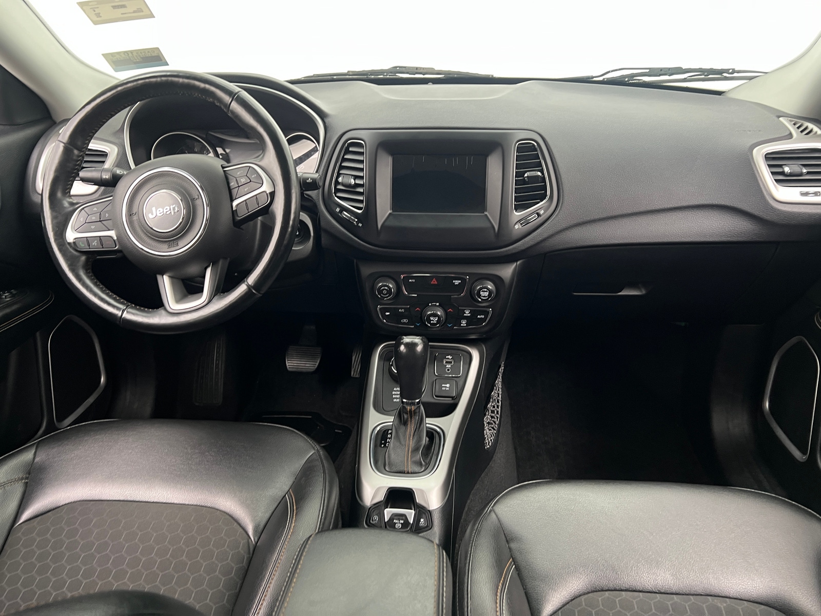 Thumbnail: 2018 Jeep Compass - 3