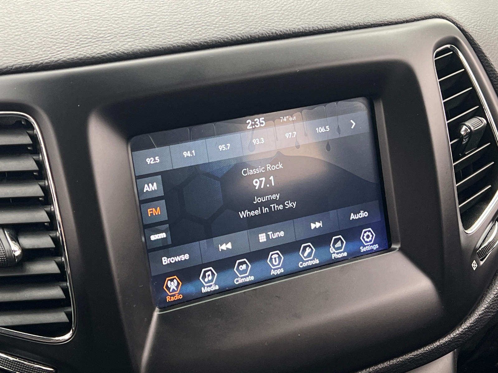 Thumbnail: 2018 Jeep Compass - 4