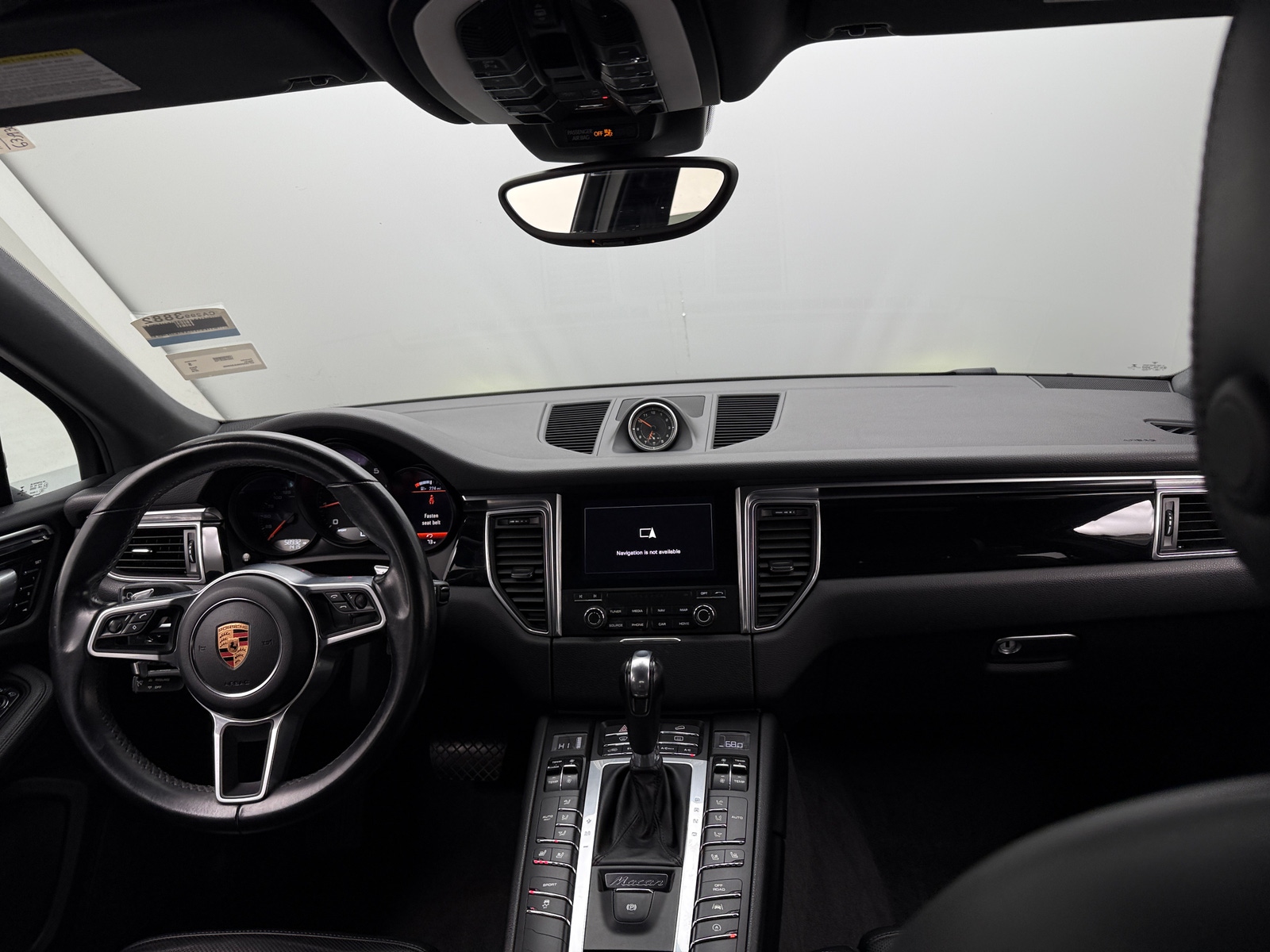 Thumbnail: 2018 Porsche Macan - 2