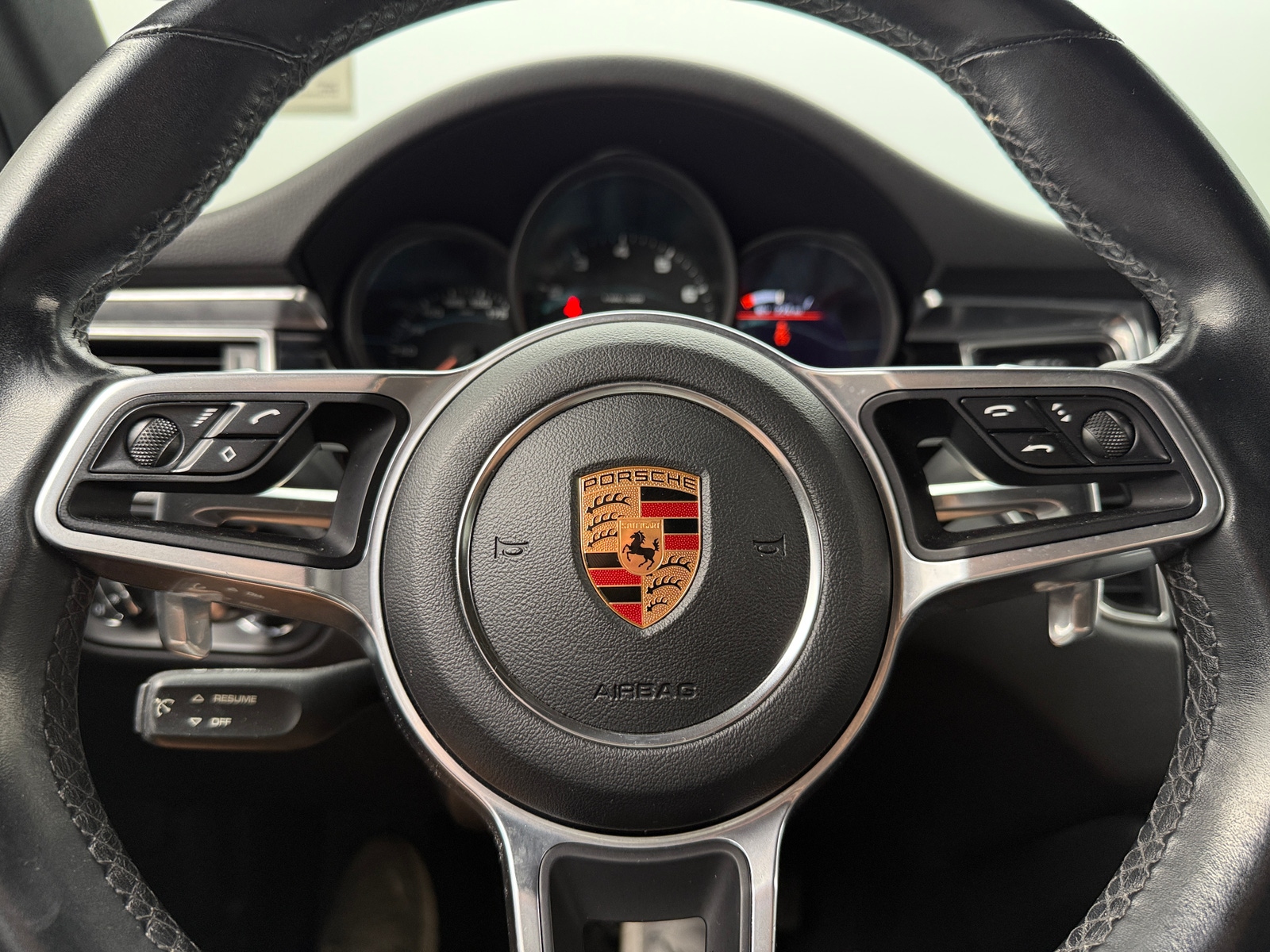 Thumbnail: 2018 Porsche Macan - 4