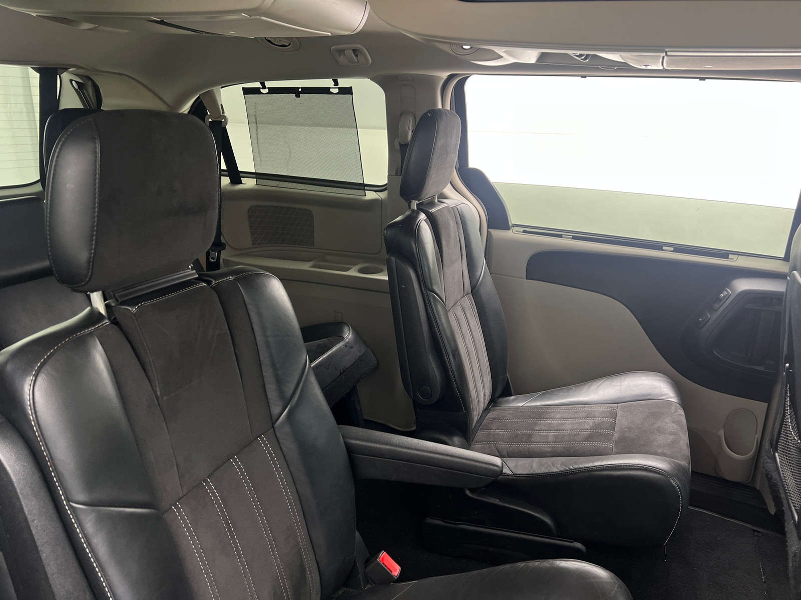 Thumbnail: 2014 Chrysler Town & Country - 5