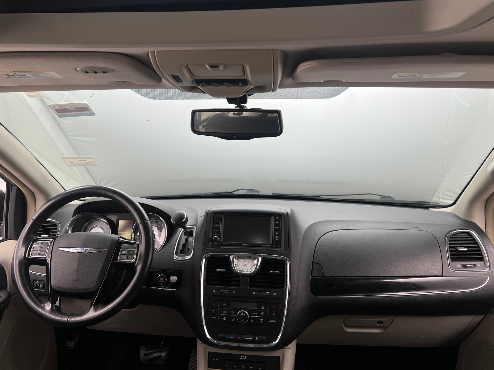 Thumbnail: 2014 Chrysler Town & Country - 2