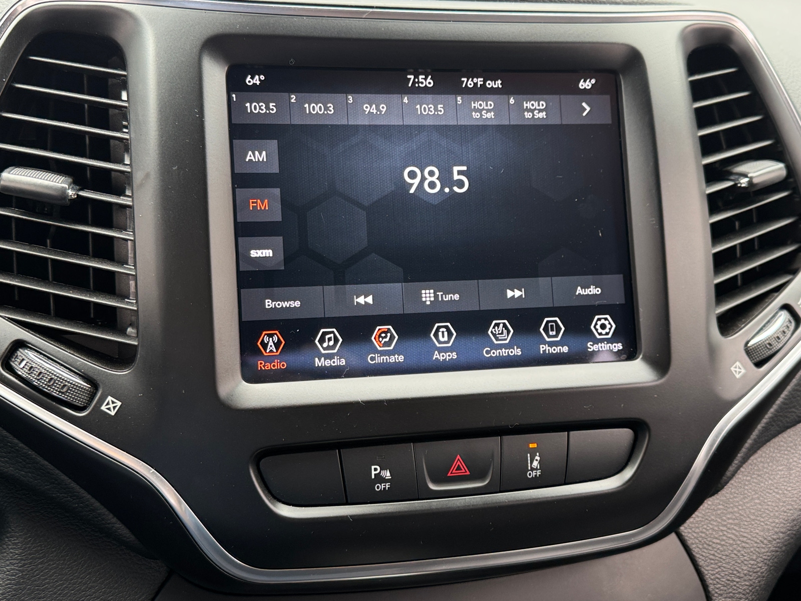 Thumbnail: 2021 Jeep Cherokee - 3