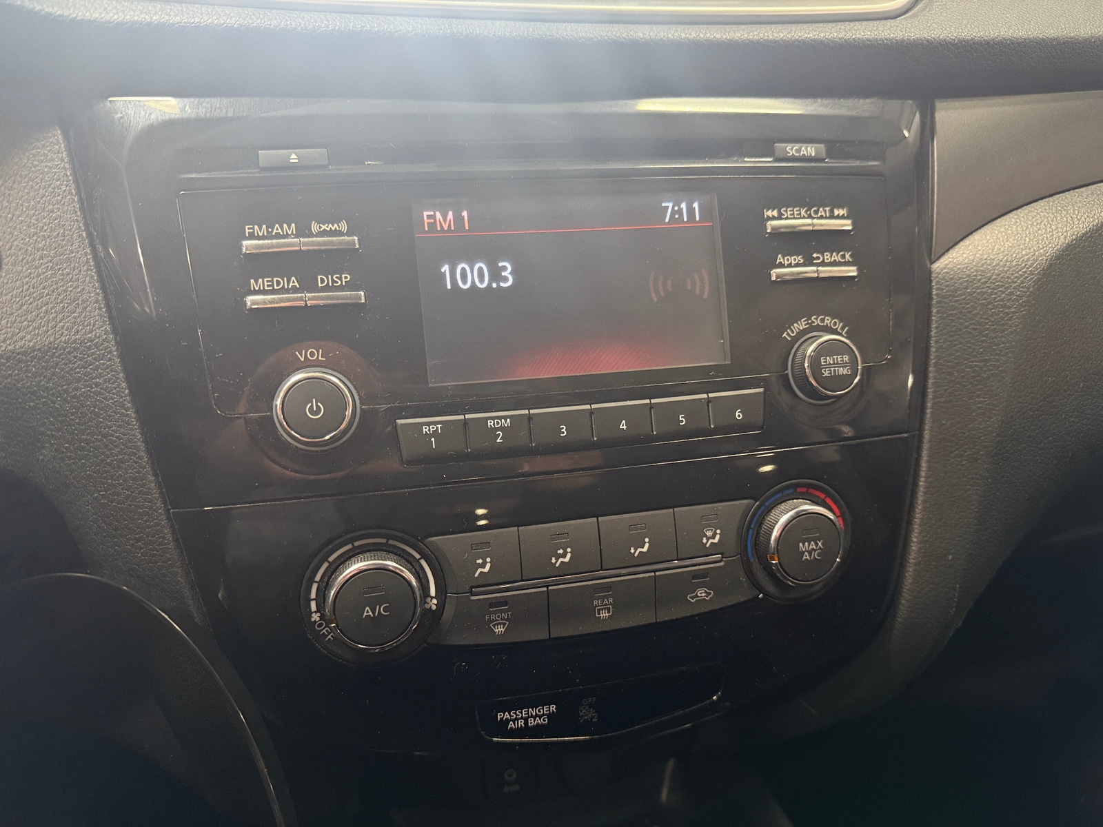 Thumbnail: 2016 Nissan Rogue - 4