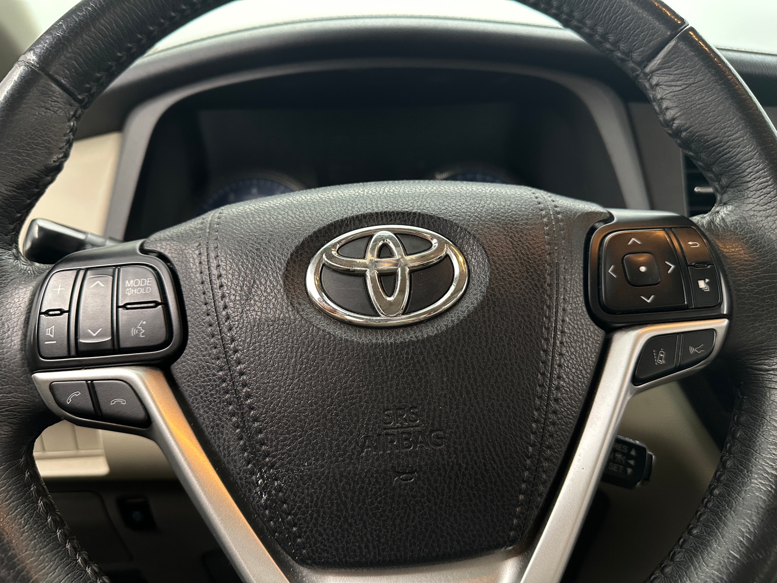 Thumbnail: 2018 Toyota Sienna - 4
