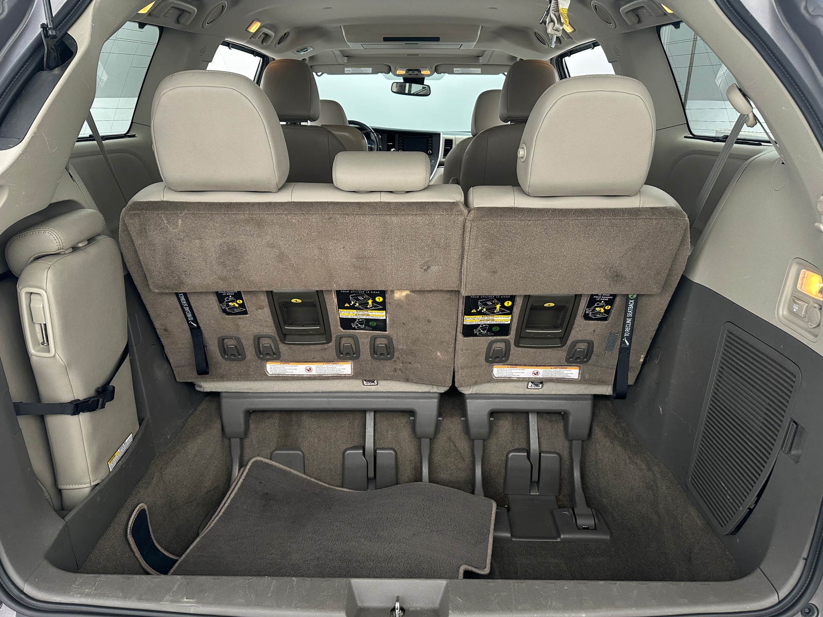Thumbnail: 2018 Toyota Sienna - 6