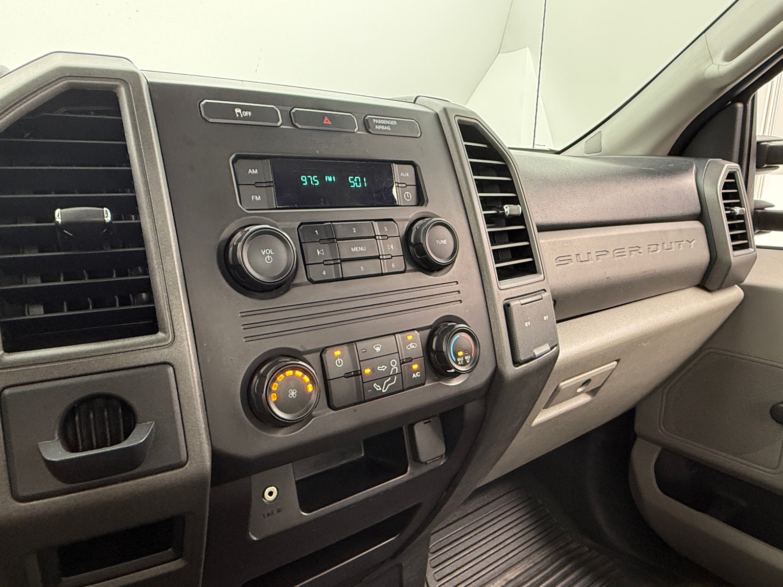Thumbnail: 2018 Ford Econoline - 4