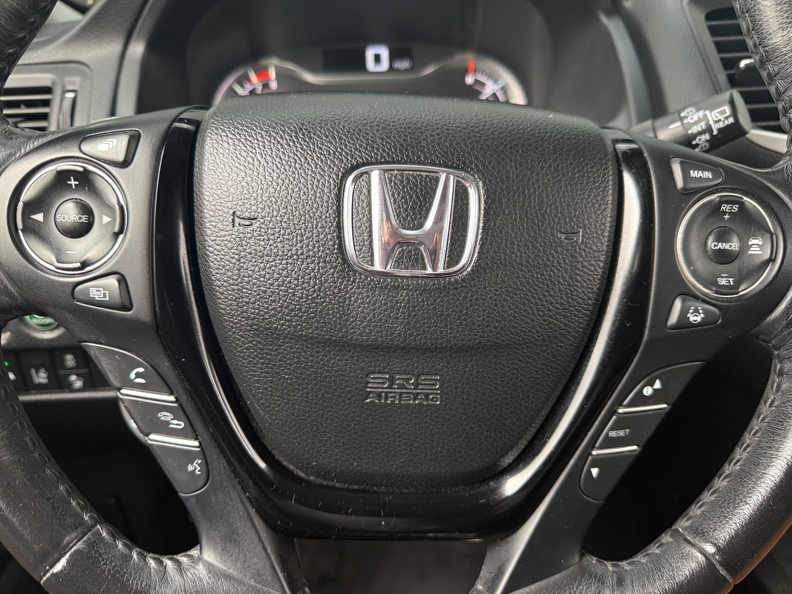 Thumbnail: 2017 Honda Pilot - 4