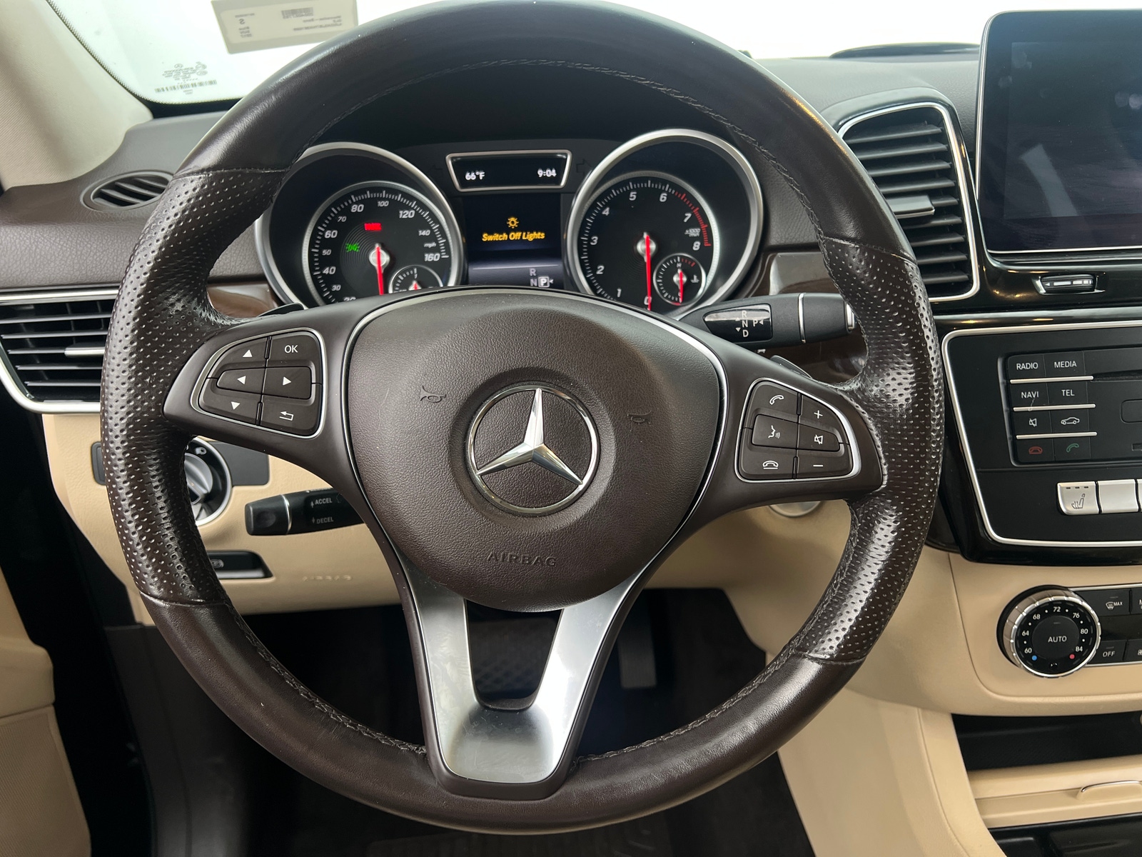 Thumbnail: 2017 Mercedes-Benz GLE - 4