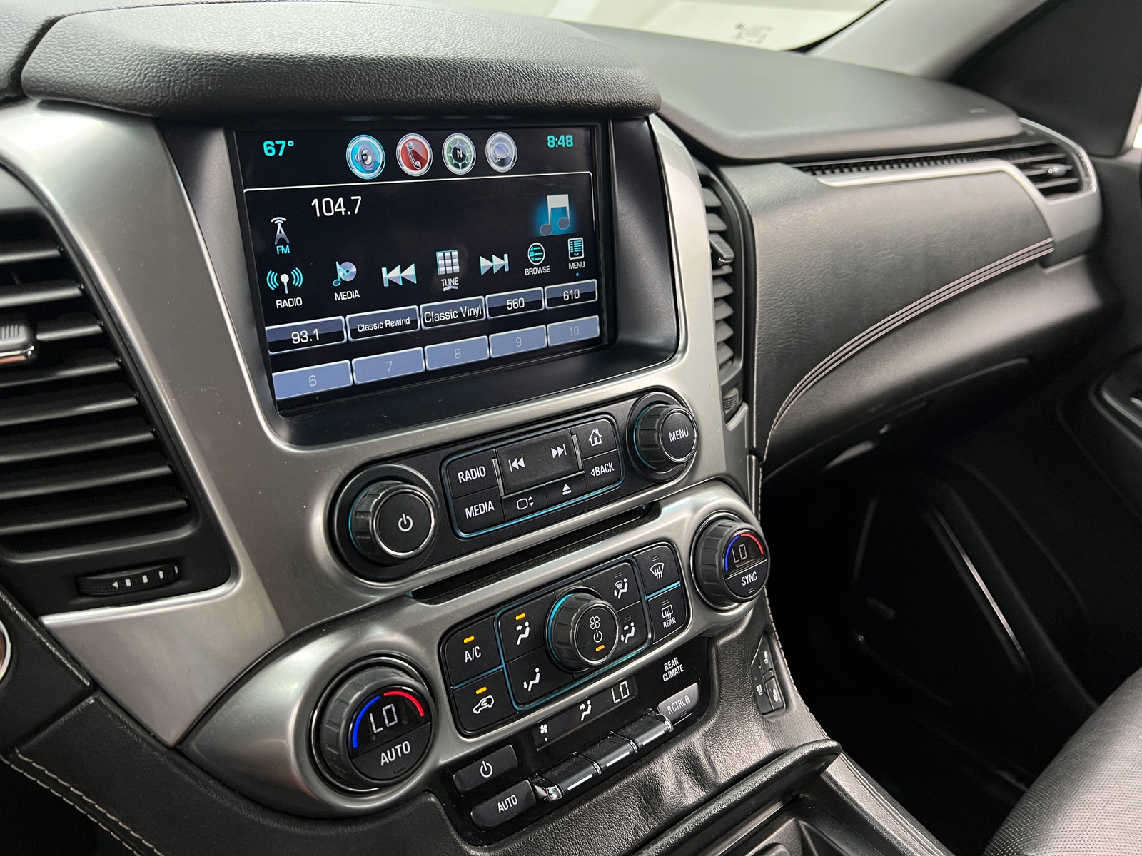 Thumbnail: 2017 Chevrolet Tahoe - 3