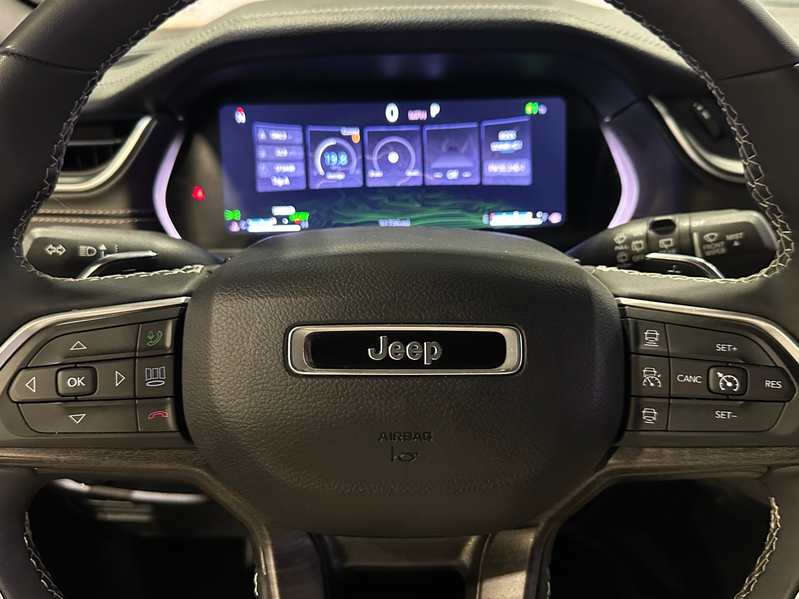 Thumbnail: 2024 Jeep Grand Cherokee - 4