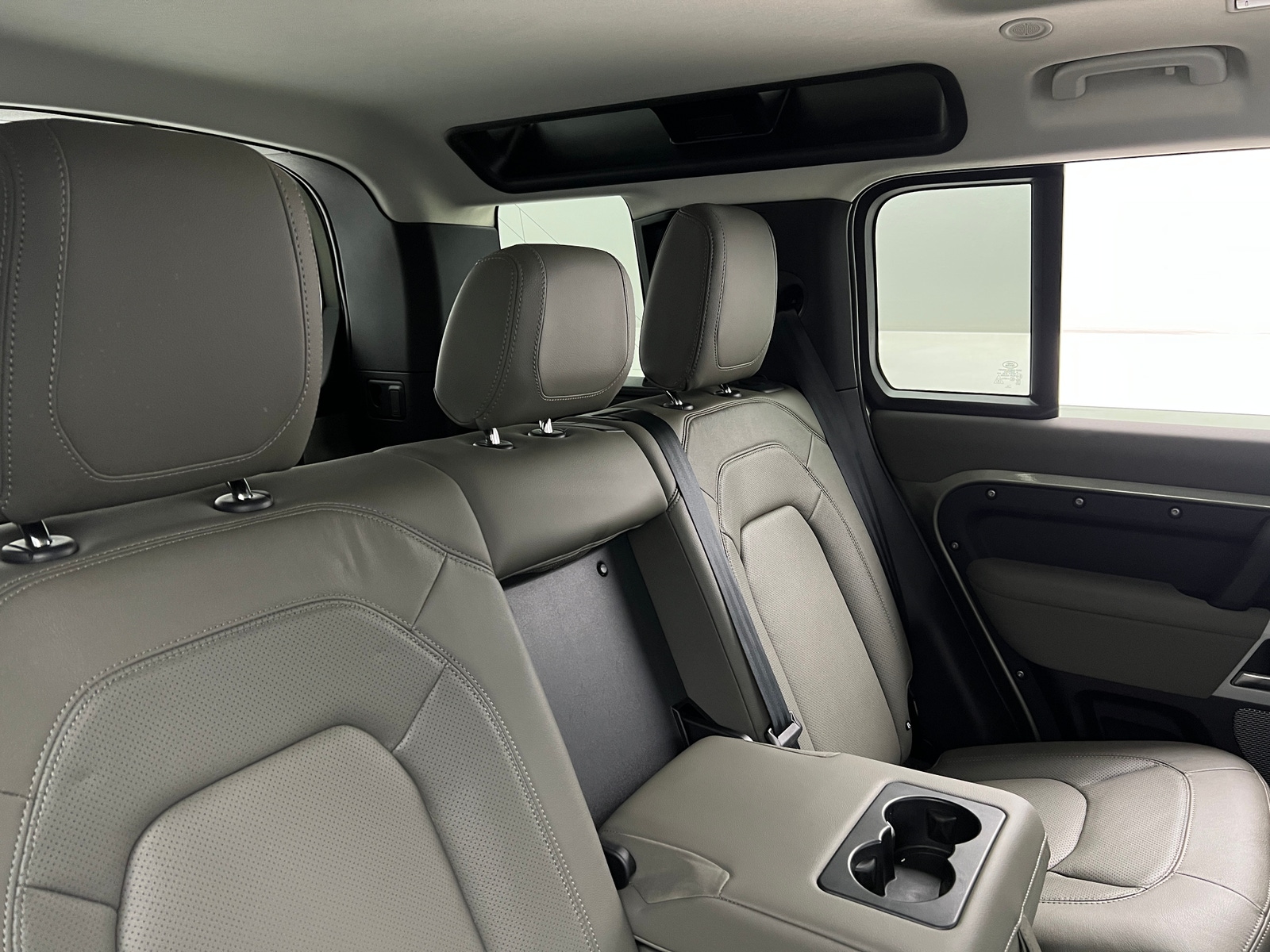 Thumbnail: 2023 Land Rover Defender - 5