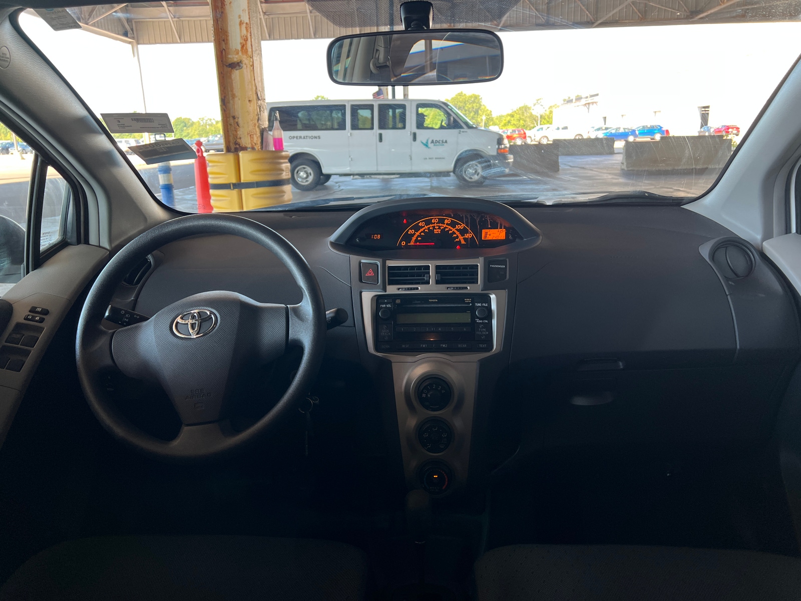 Thumbnail: 2011 Toyota Yaris - 3