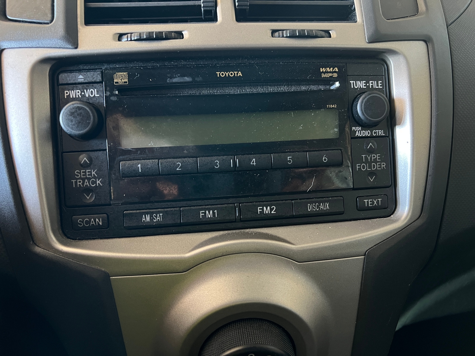 Thumbnail: 2011 Toyota Yaris - 4