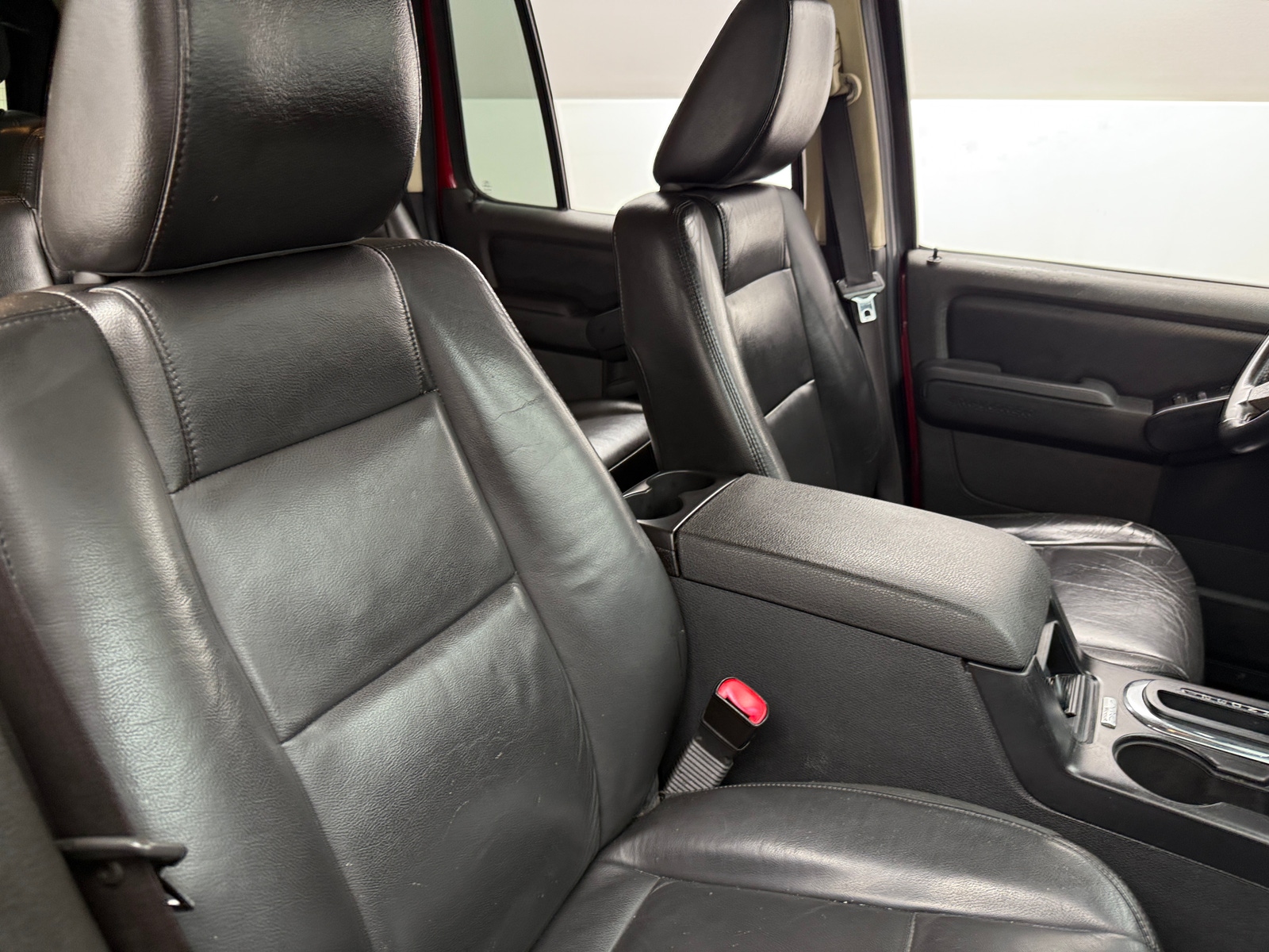 Thumbnail: 2010 Ford Explorer - 2