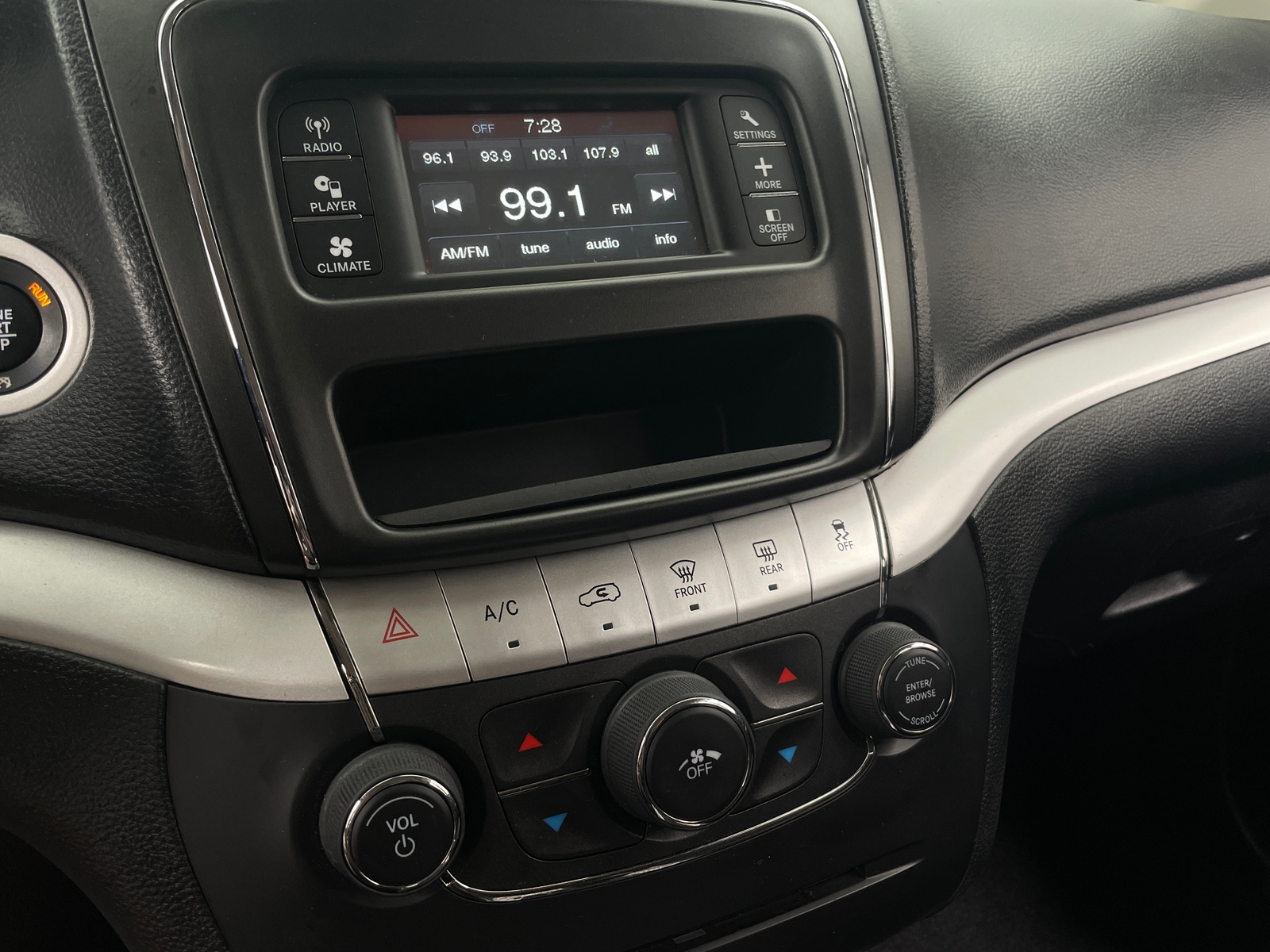 Thumbnail: 2020 Dodge Journey - 4