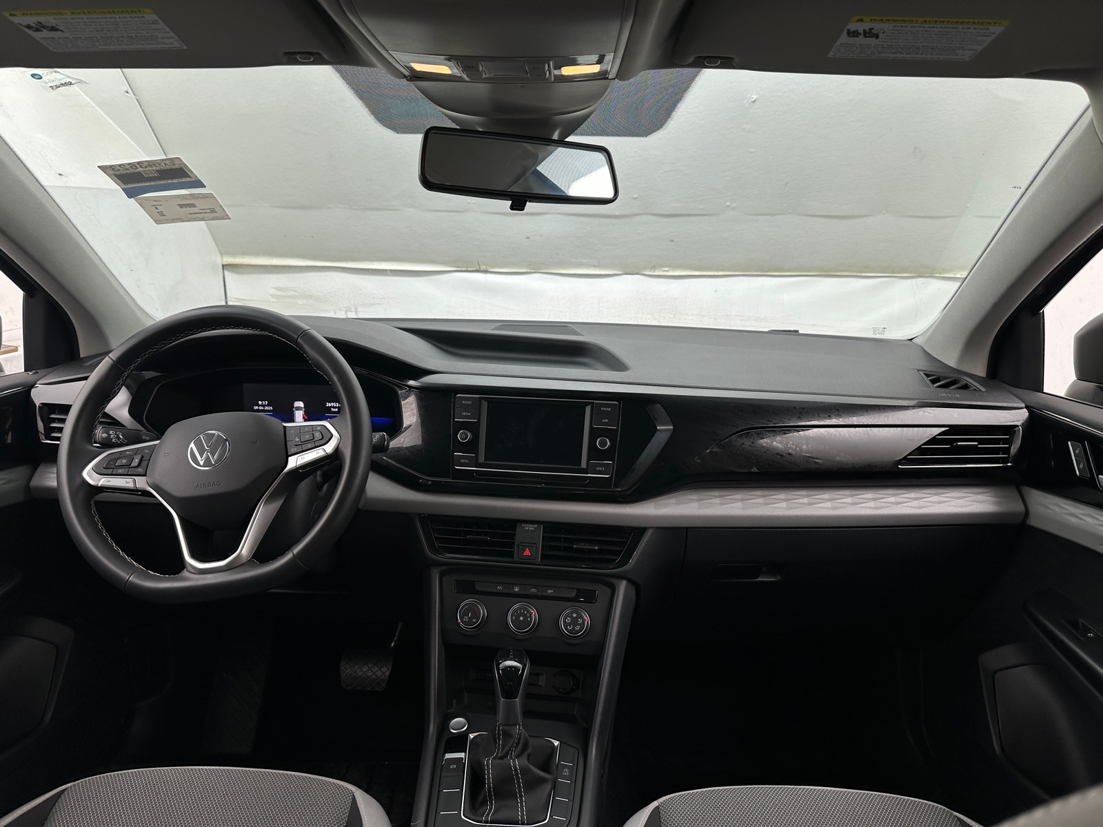 Thumbnail: 2022 Volkswagen Taos - 3