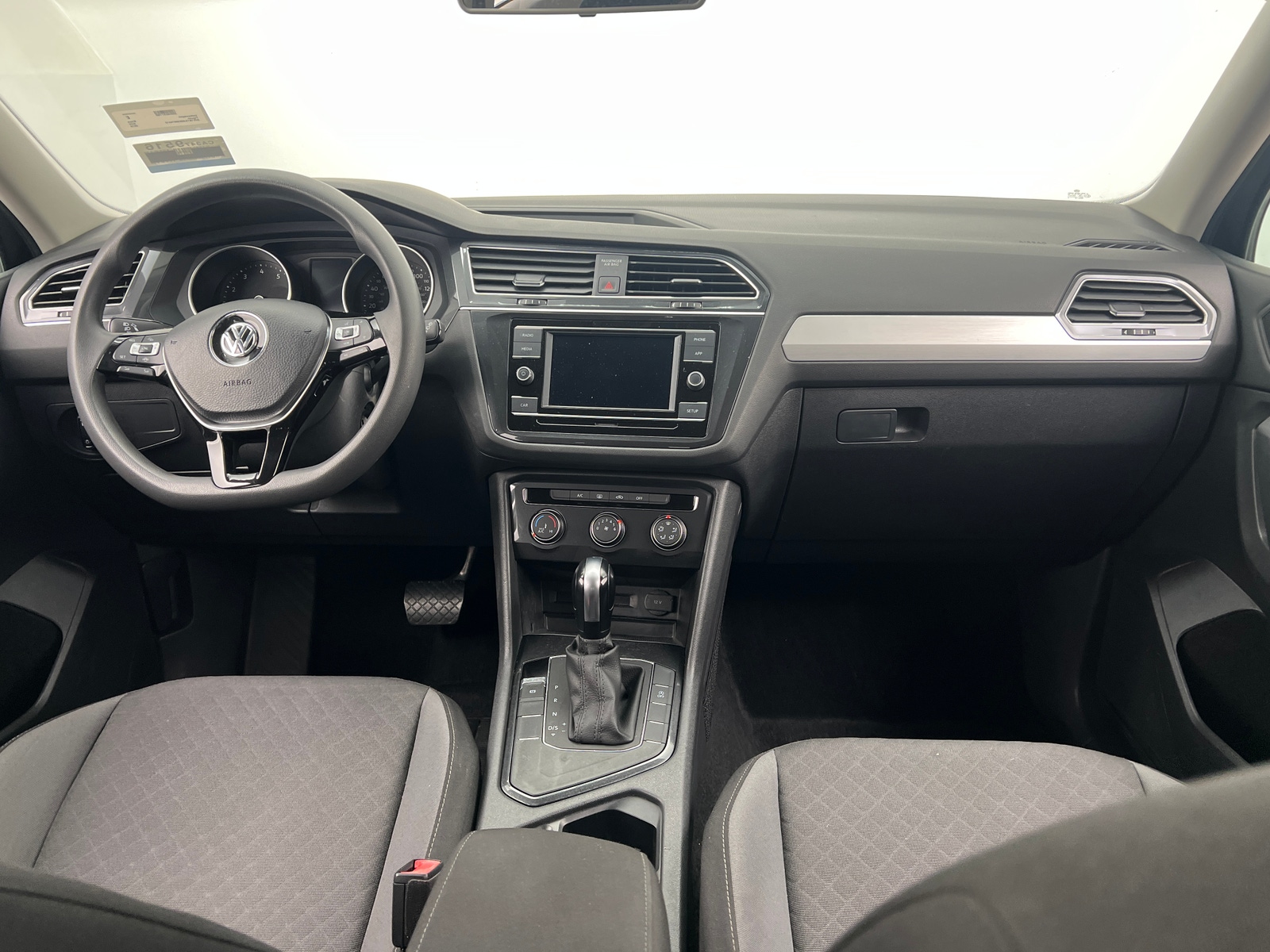 Thumbnail: 2019 Volkswagen Tiguan - 3