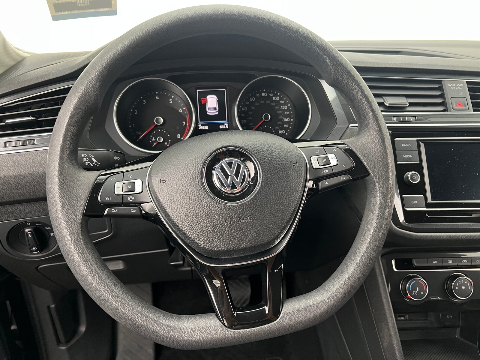 Thumbnail: 2019 Volkswagen Tiguan - 5