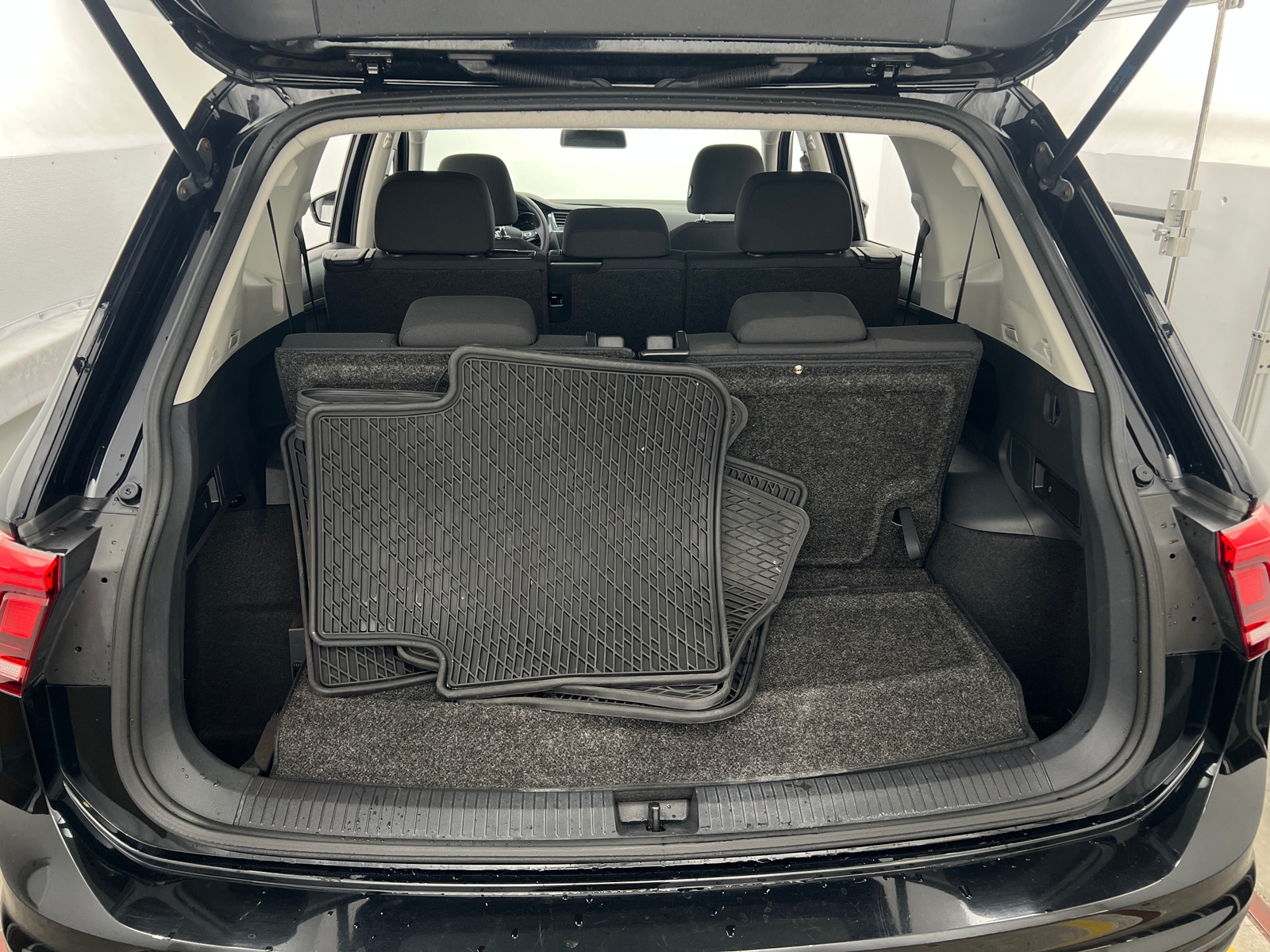 Thumbnail: 2019 Volkswagen Tiguan - 7