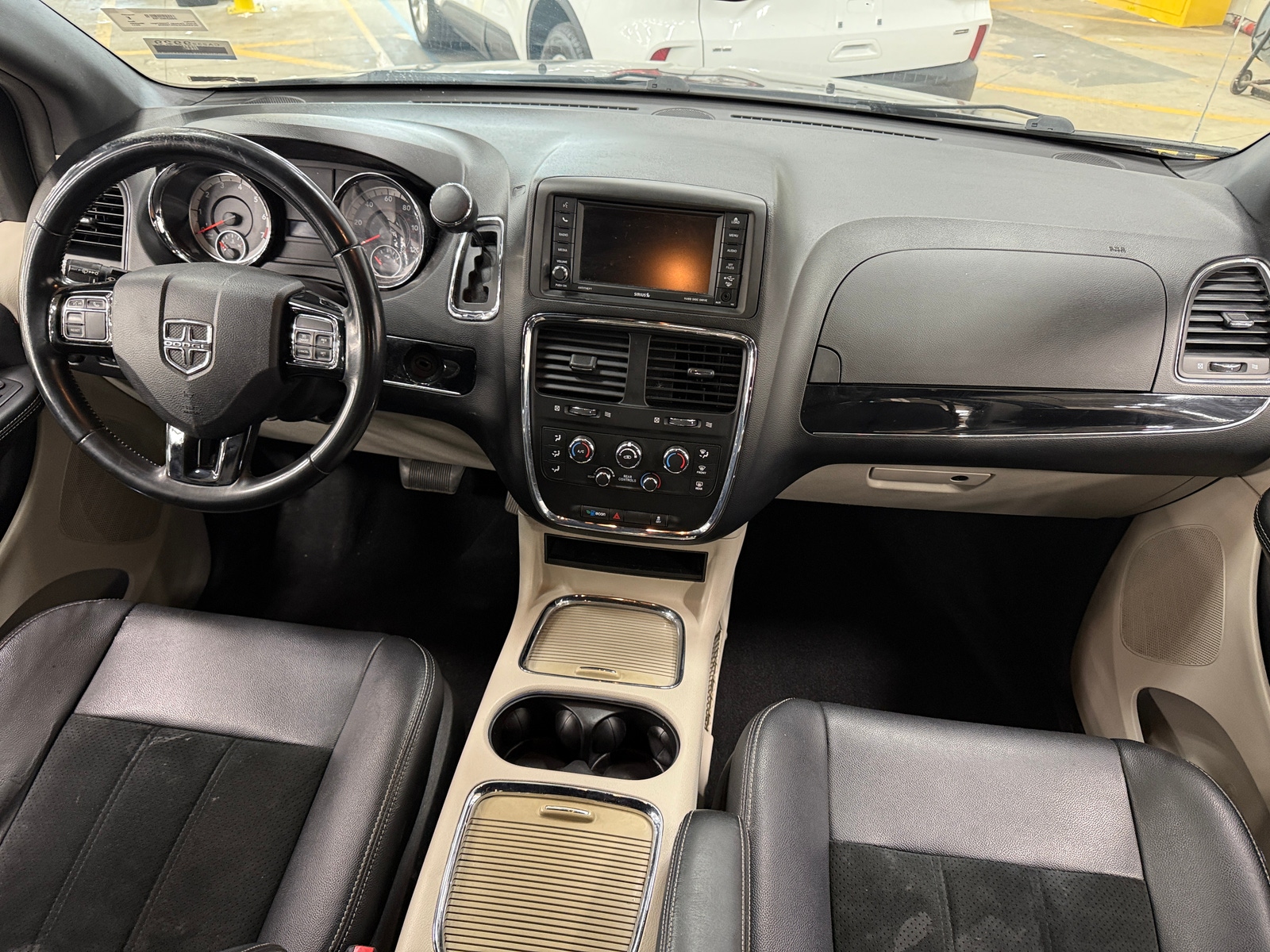 Thumbnail: 2017 Dodge Grand Caravan - 2