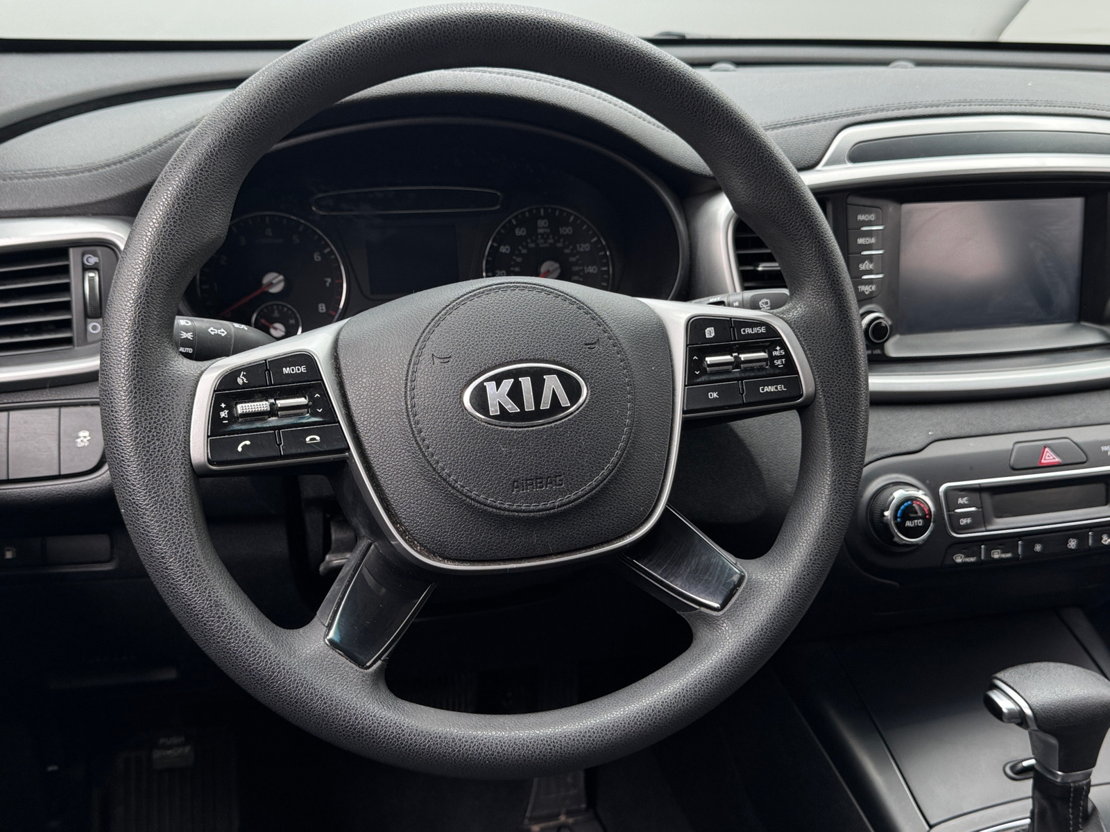 Thumbnail: 2019 Kia Sorento - 5